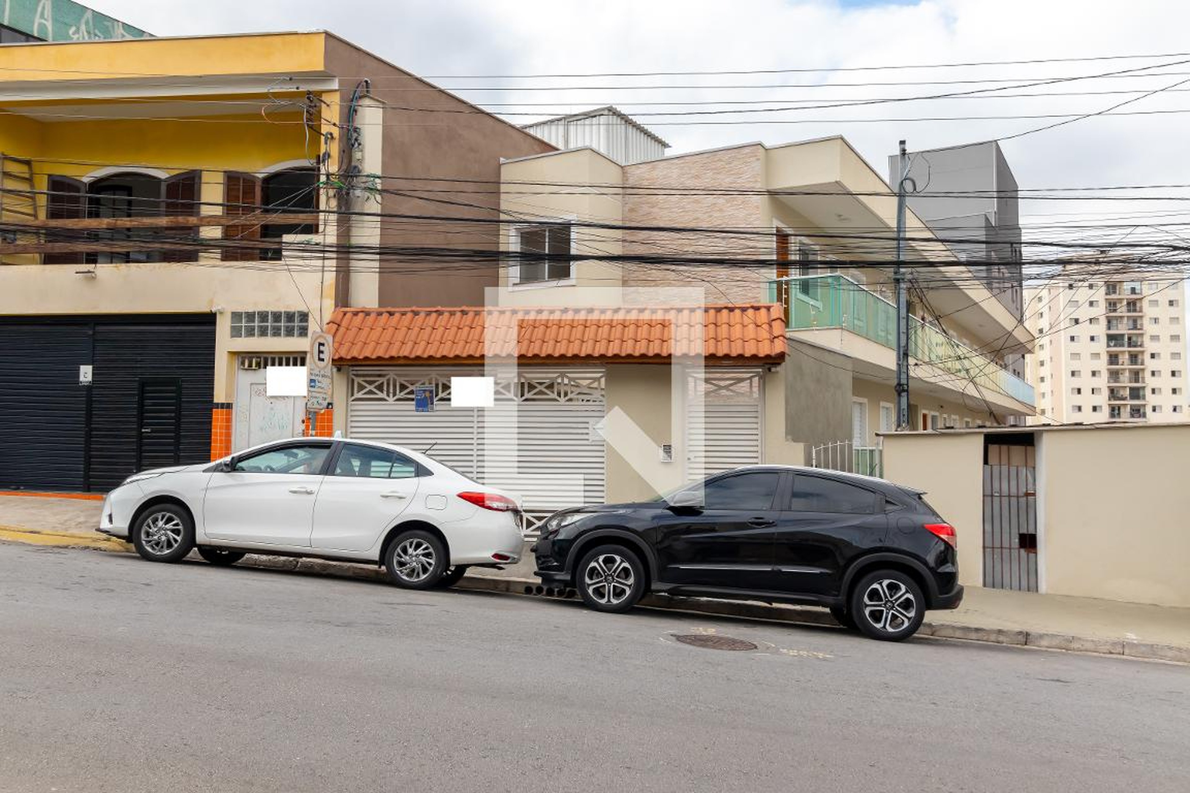 Fachada do Condomínio Condomínio em Rua Coronel Evaristo de Campos, 126