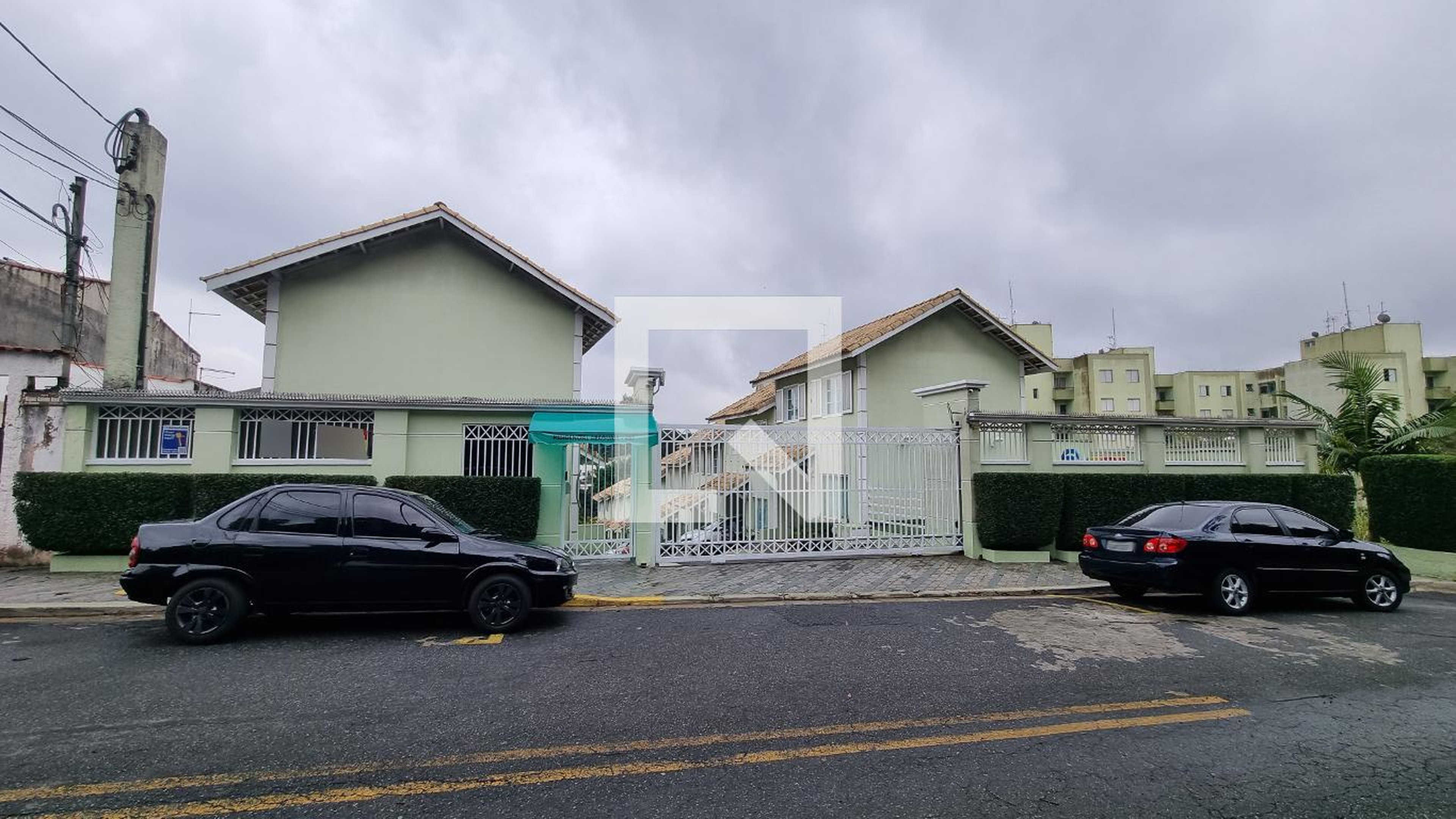 Fachada Condomínio em Rua Miguel Galindo Navarro, 437