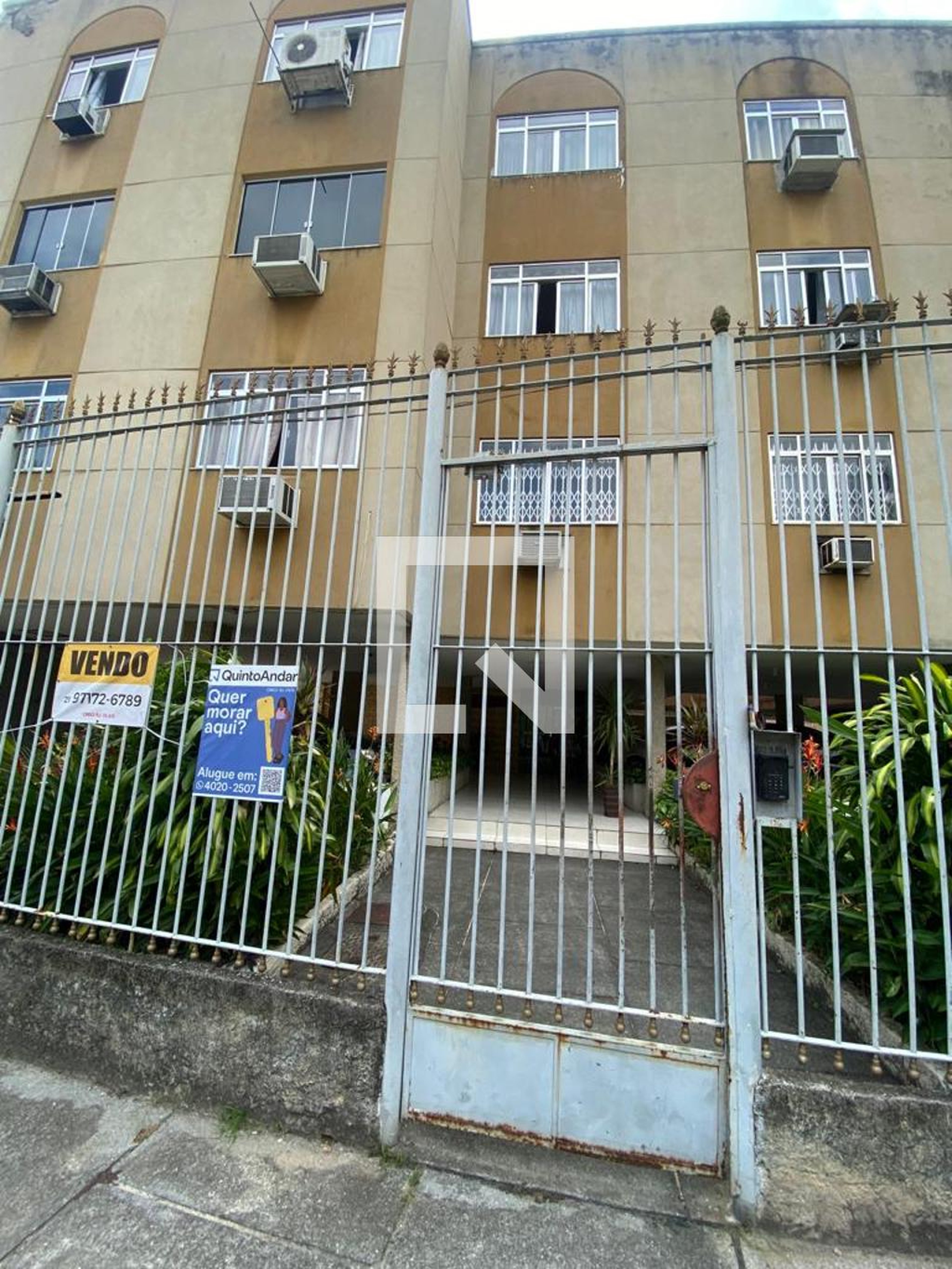 Fachada Condomínio em Rua Major Correia de Melo, 16