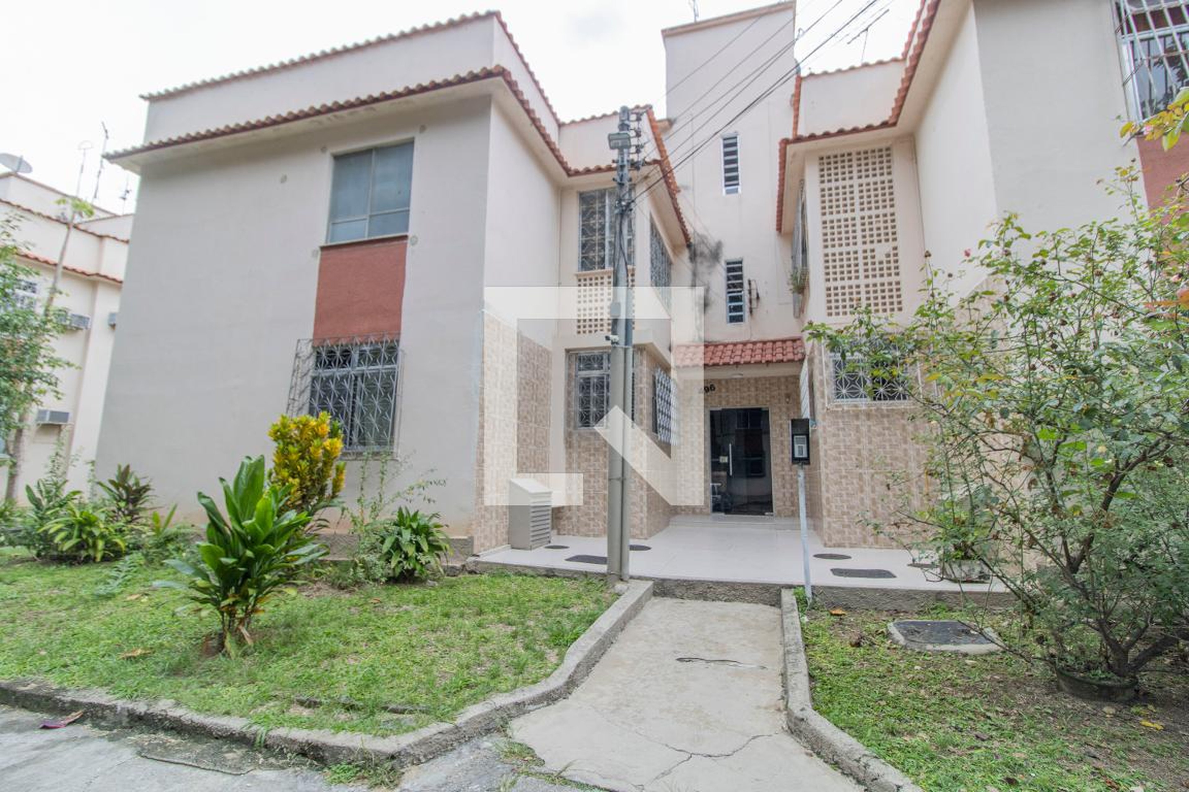 Fachada do Prédio Condomínio em Rua Castorina Faria Lima, 496