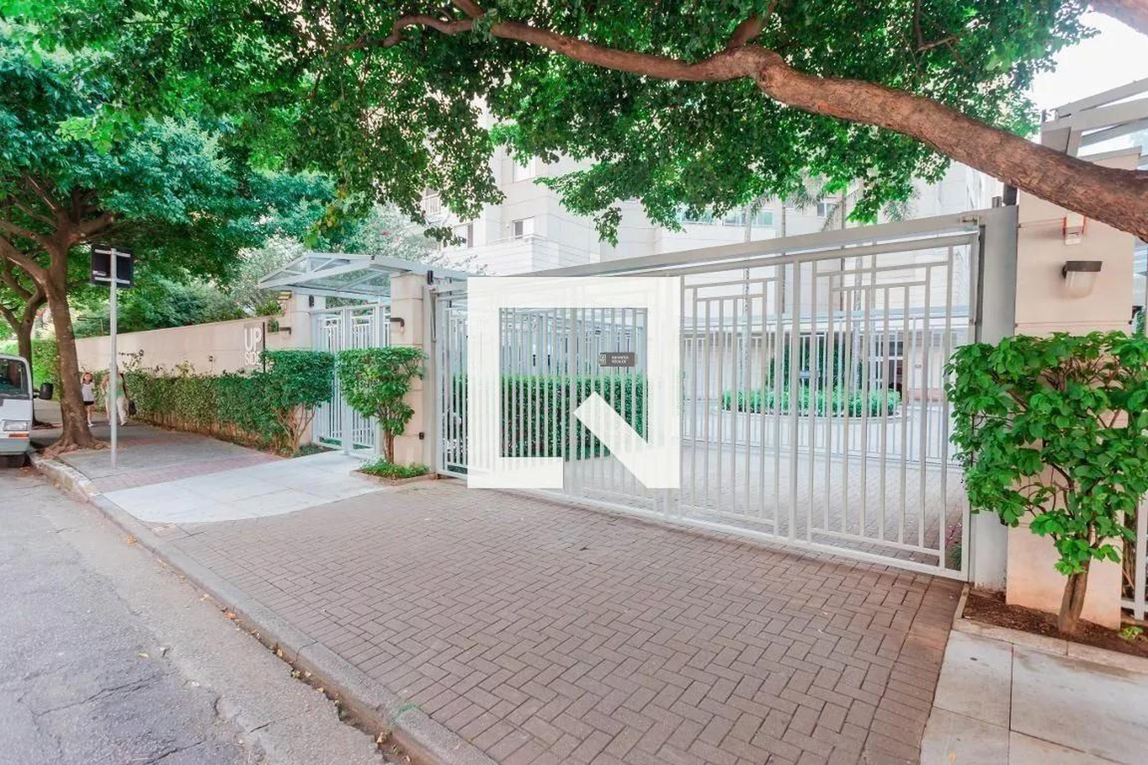 Fachada Condomínio em Rua Apeninos, 810