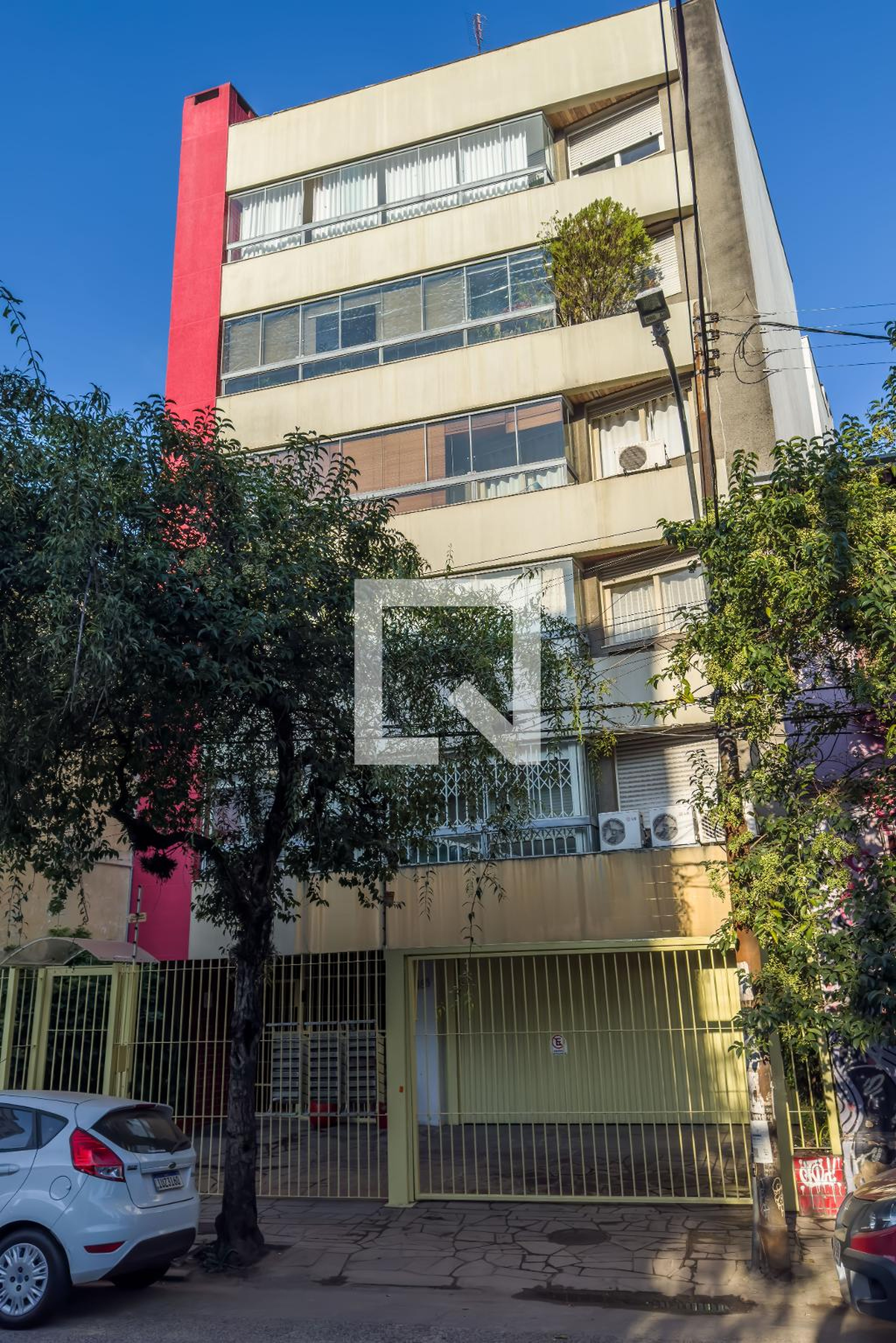 Fachada Condomínio em Rua José do Patrocínio, 585