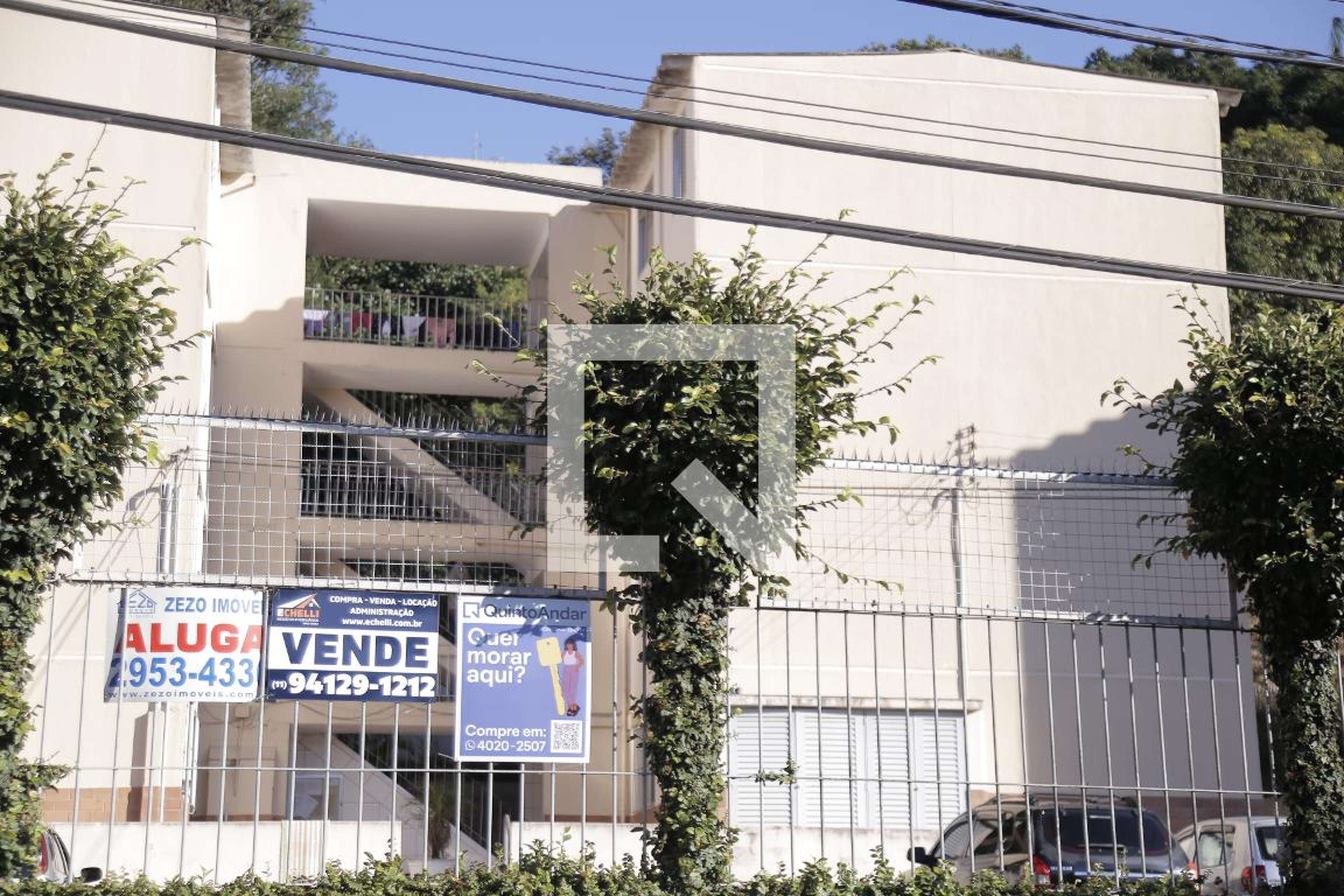 Fachada Condomínio em Rua Anfitrião, 51