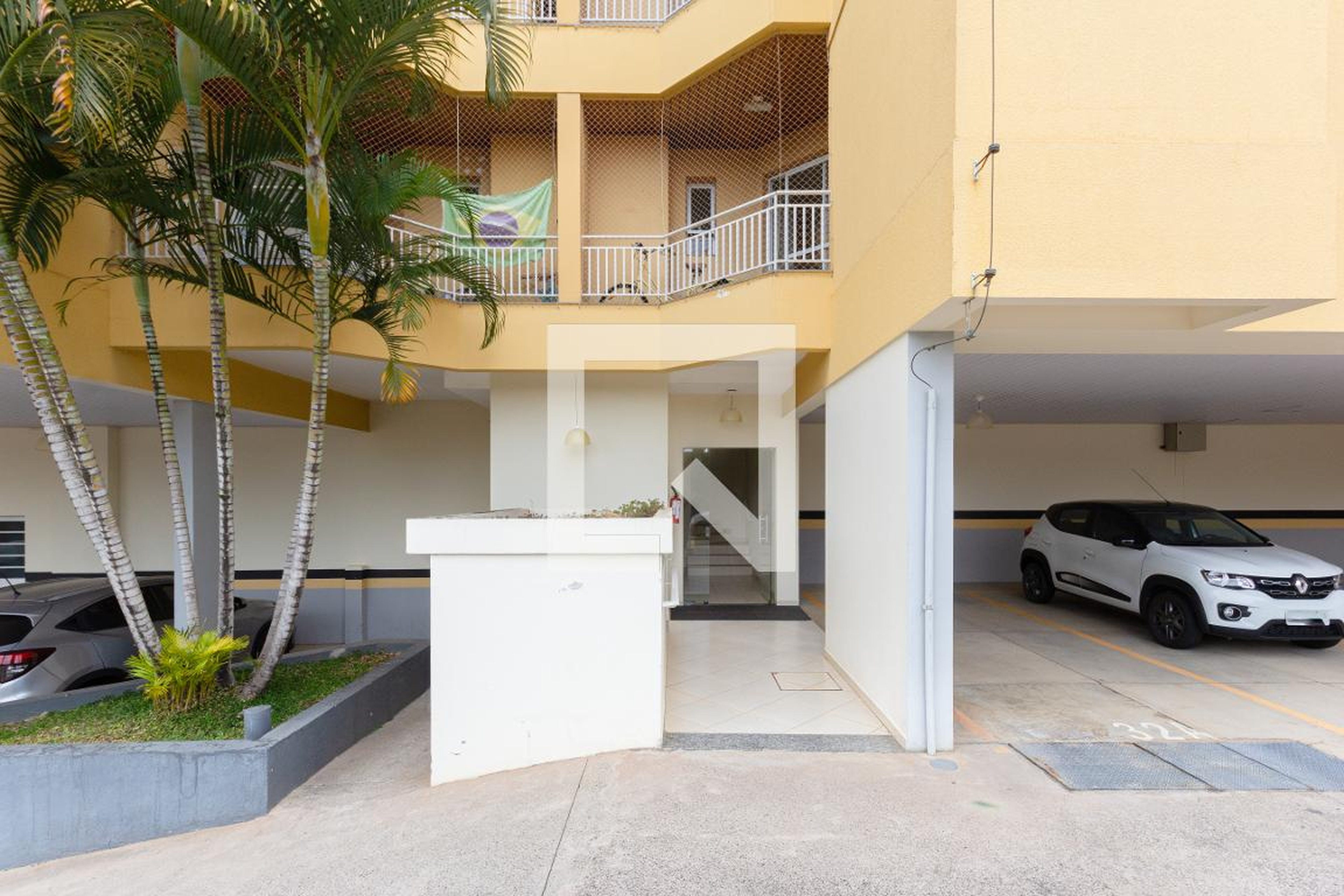 Hall de entrada Condomínio Portal de Vinhedo