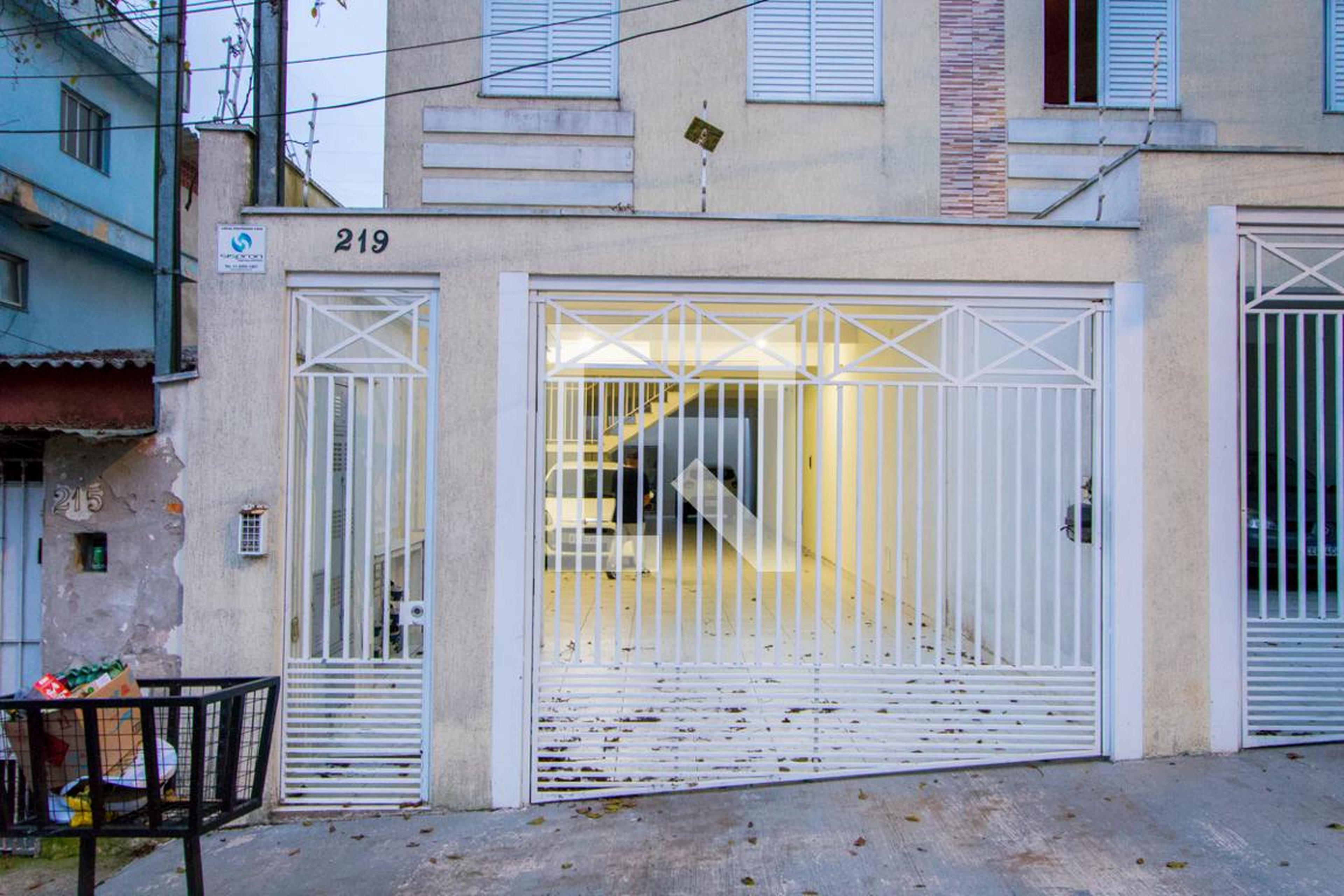 Fachada Condomínio em Rua Conde de Sarzedas, 219