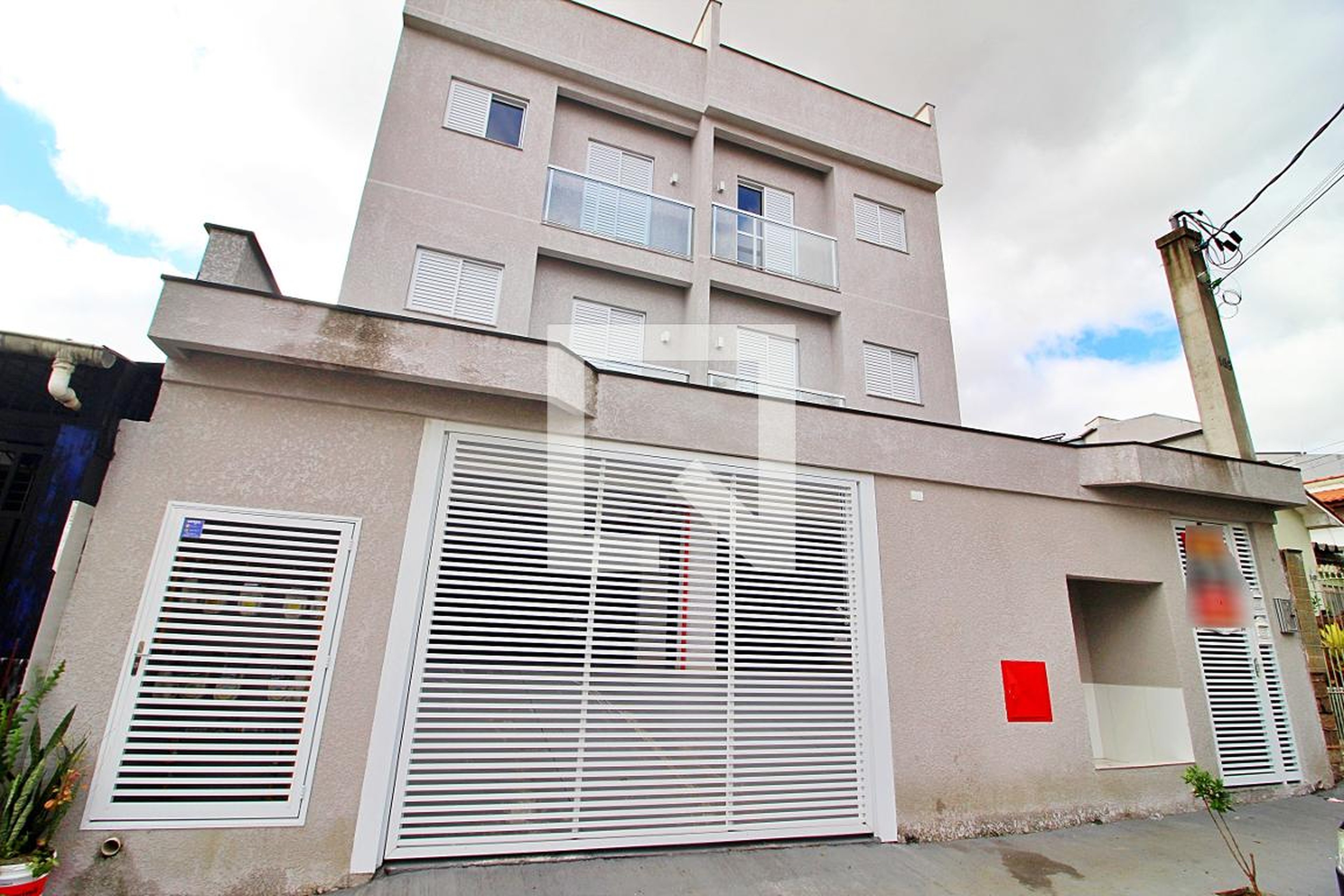 Fachada Condomínio em Rua Maria Antônieta, 168