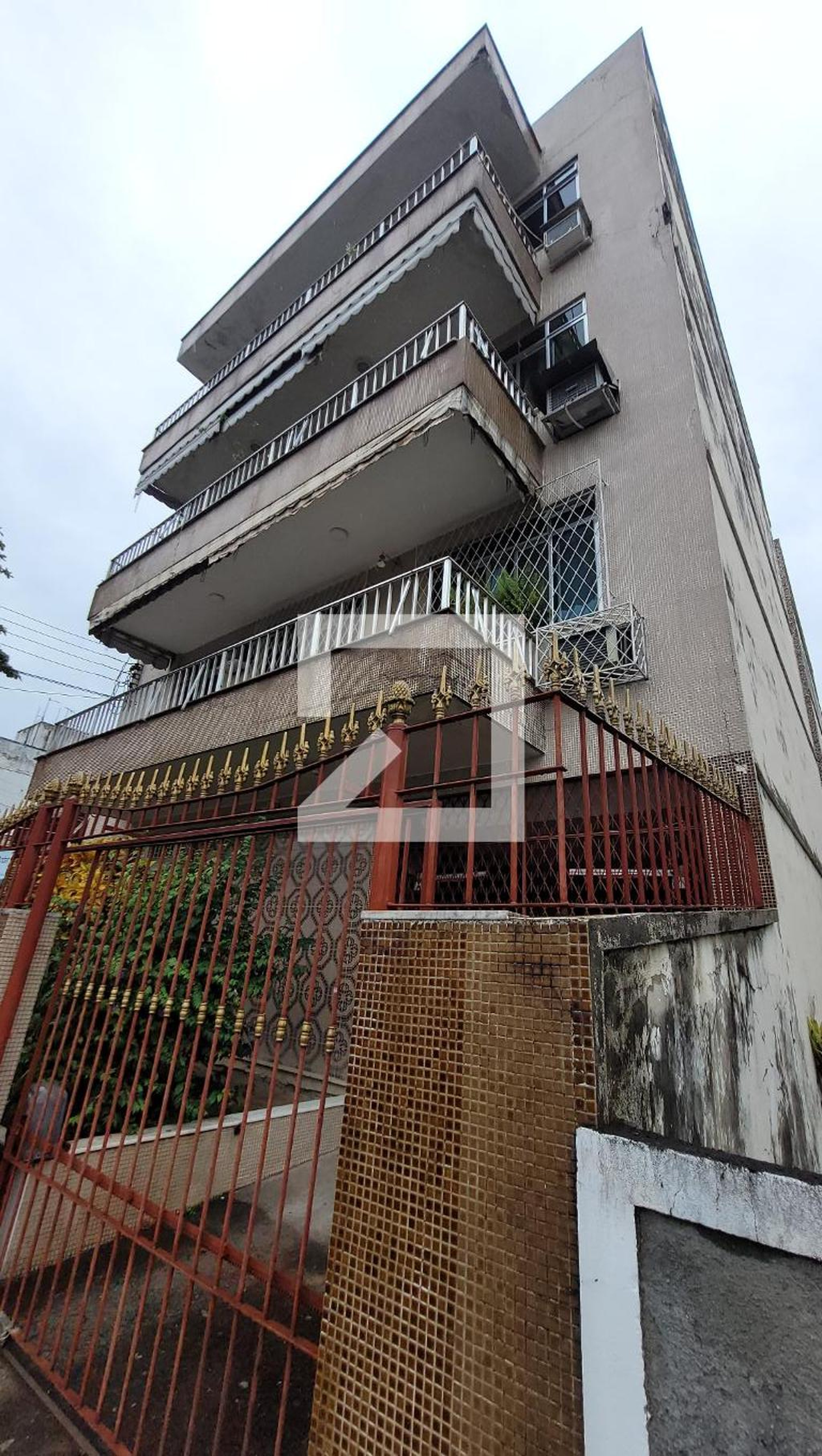 Fachada Condomínio em Rua General Silveira Sobrinho, 185