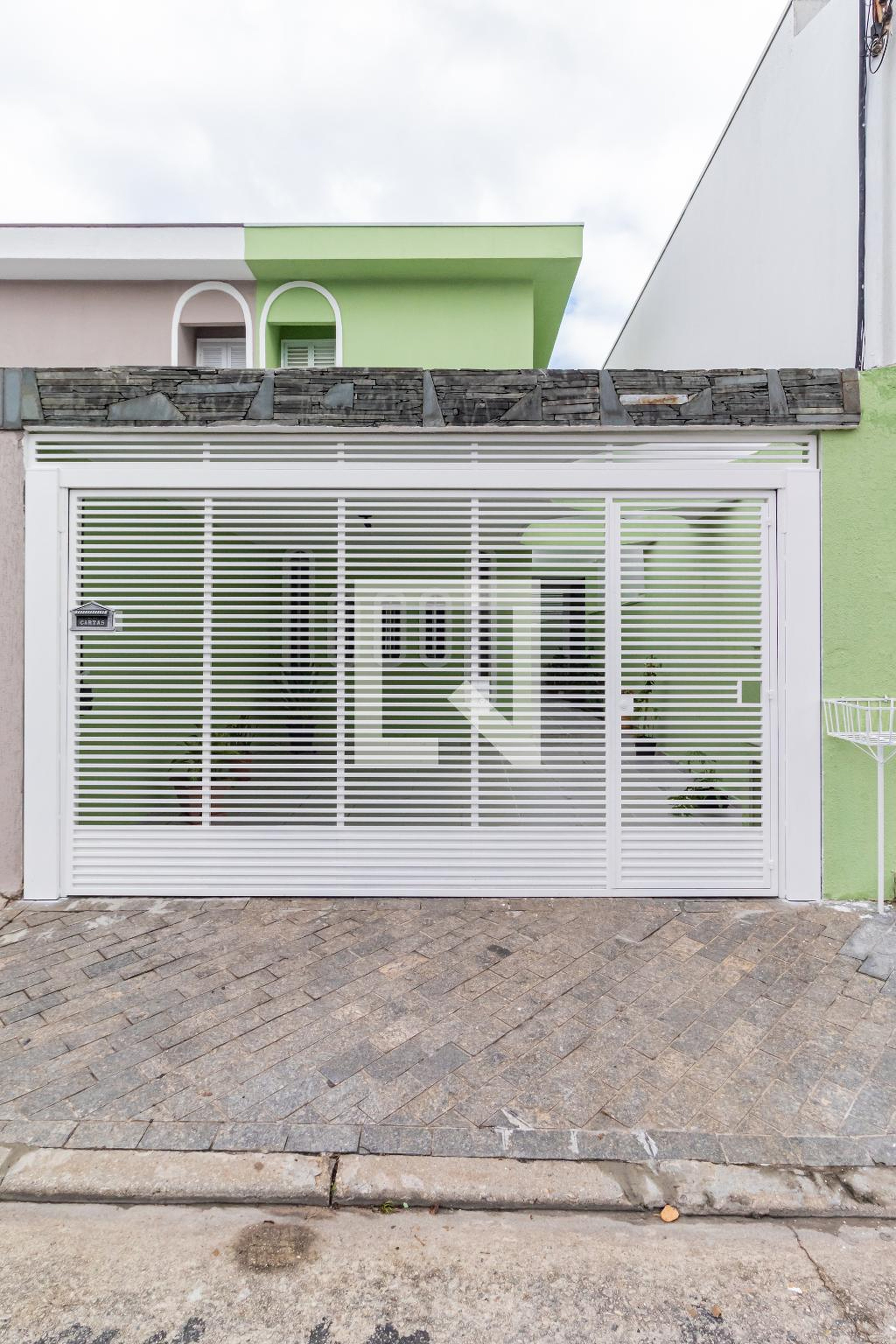 Fachada Condomínio em Rua Francisco Barbosa Lima, 77