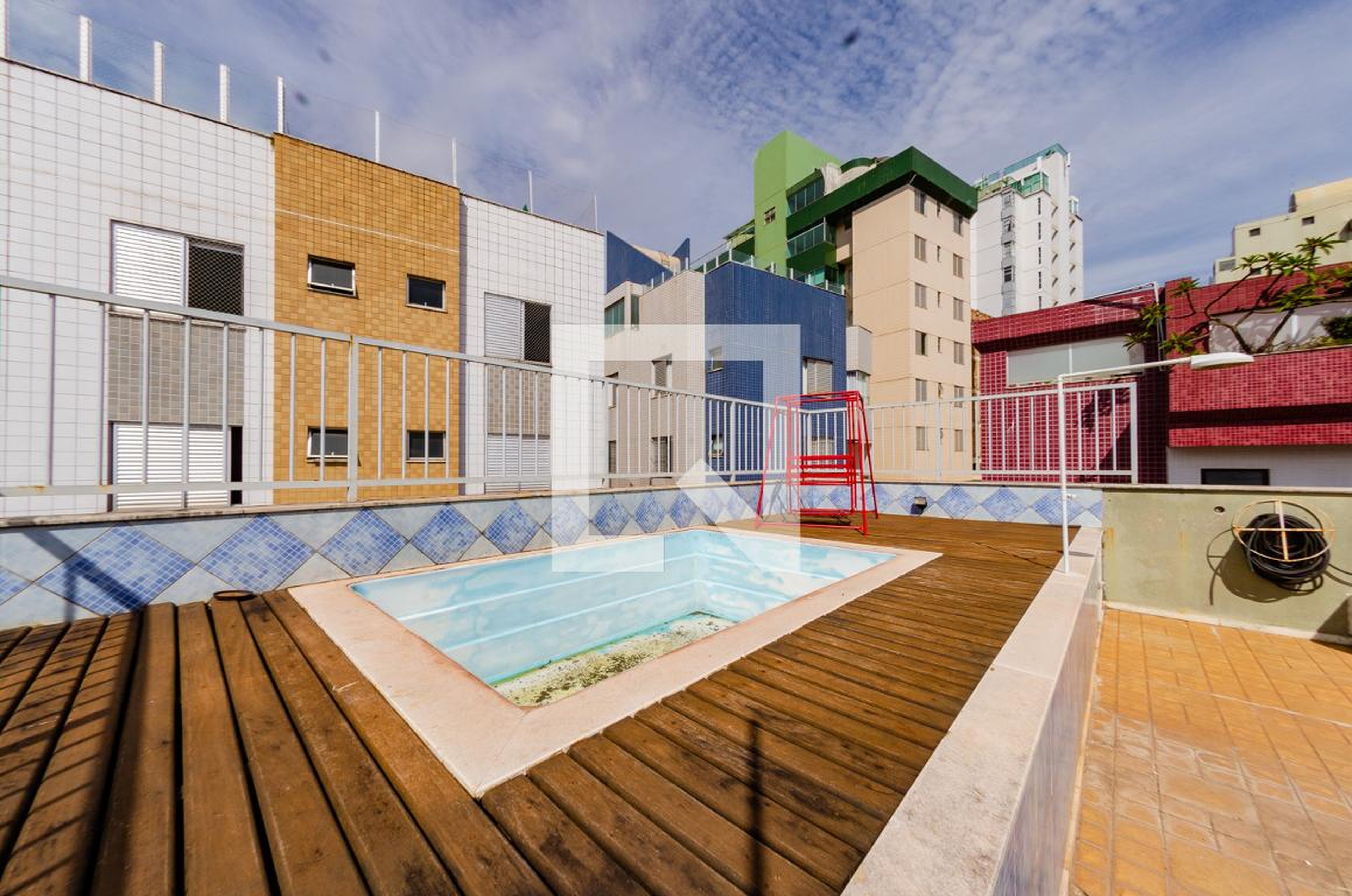 Piscina - Edifício Montebello