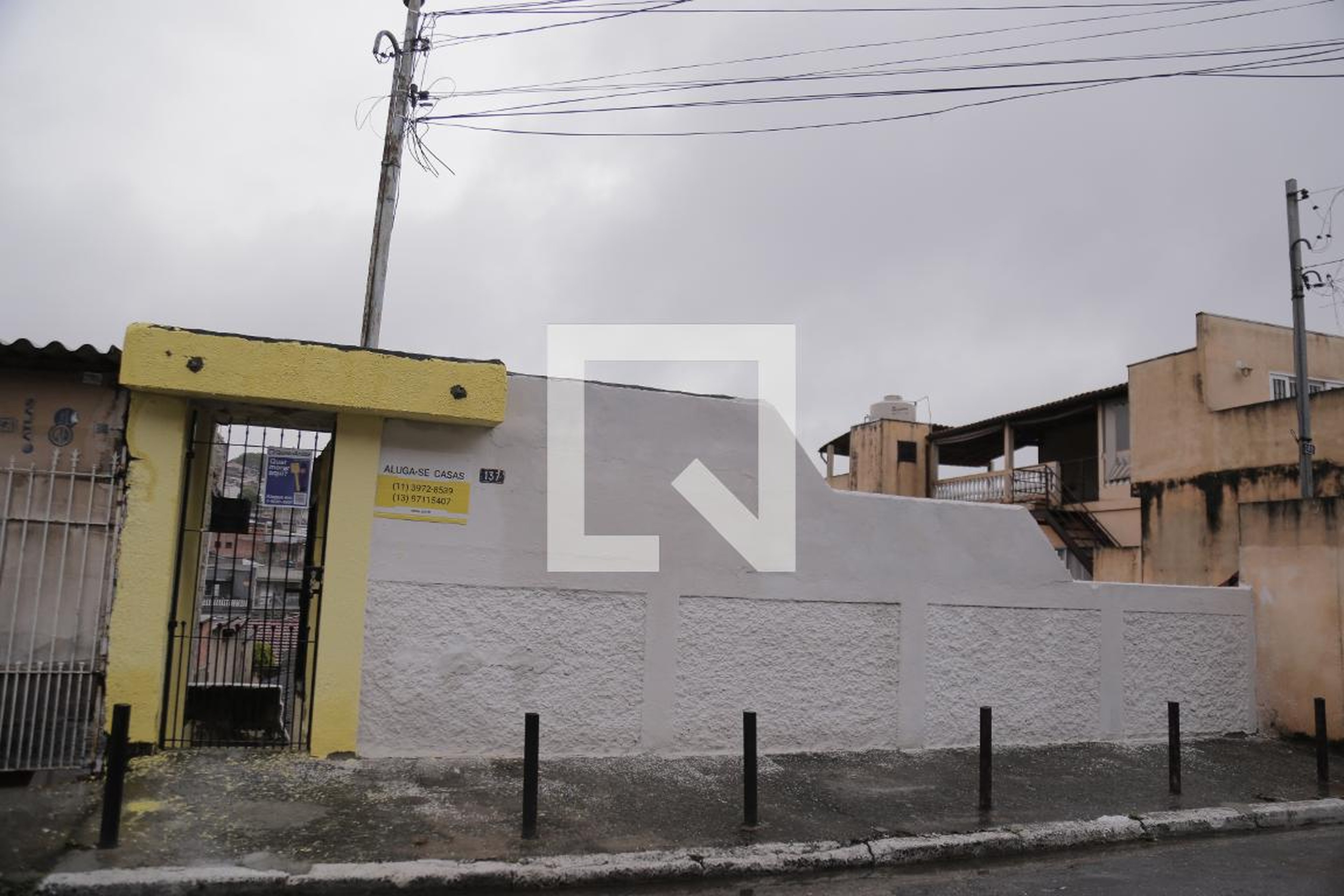 Fachada Condomínio em Rua Celestina Moreira, 137