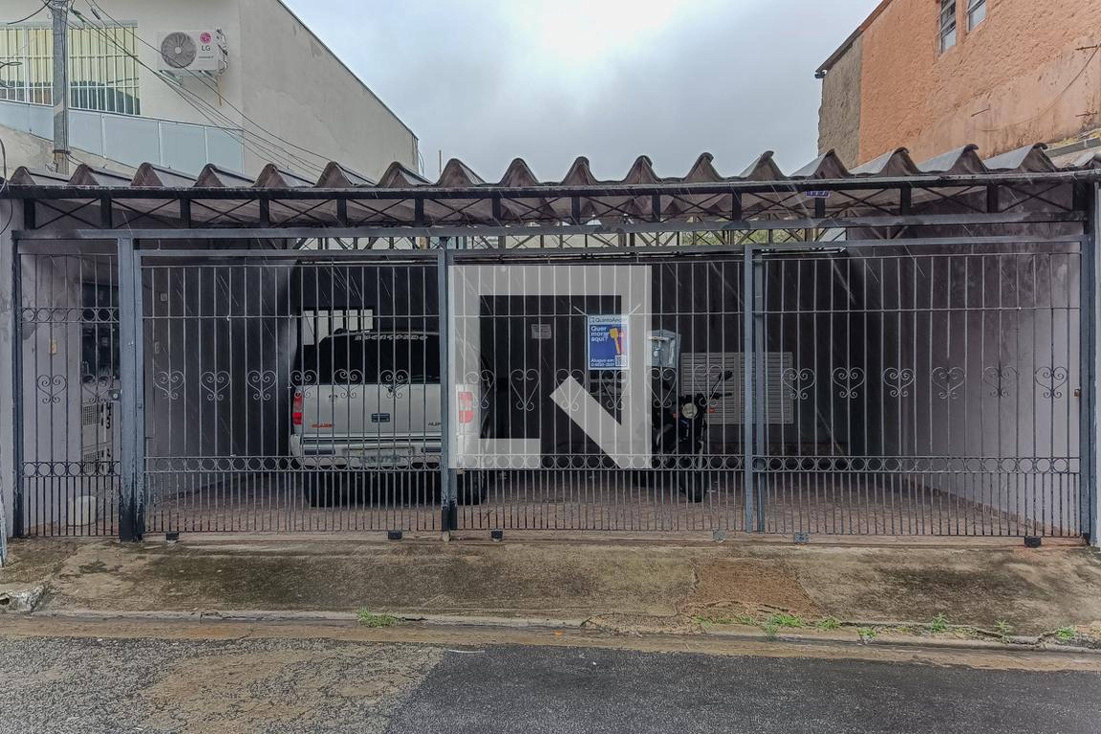 Fachada Condomínio em Rua Artur Timóteo da Costa, 177