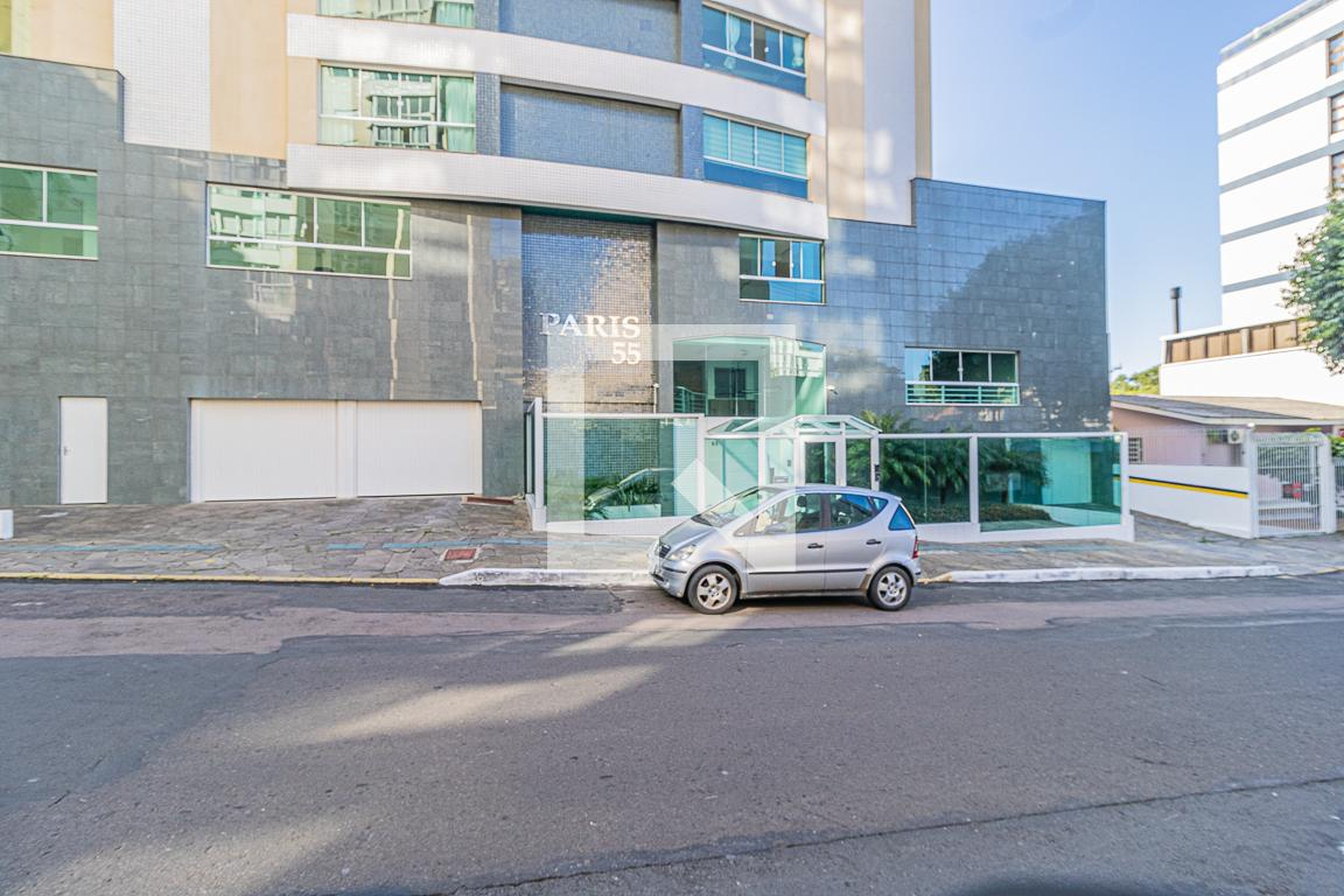 Fachada do Prédio Condomínio Paris