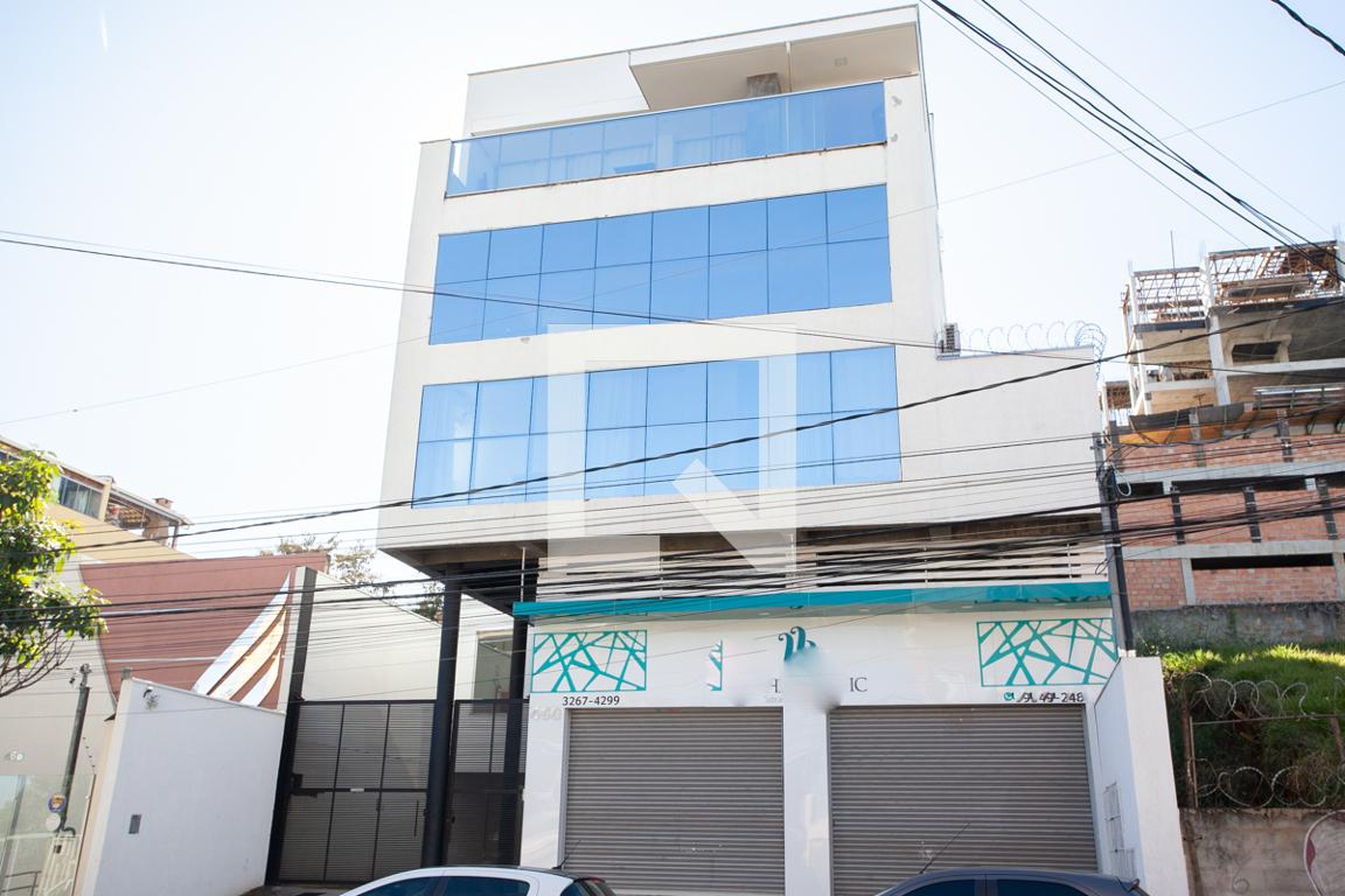 Fachada Condomínio em Rua Wiver Hernandes da Silva, 460