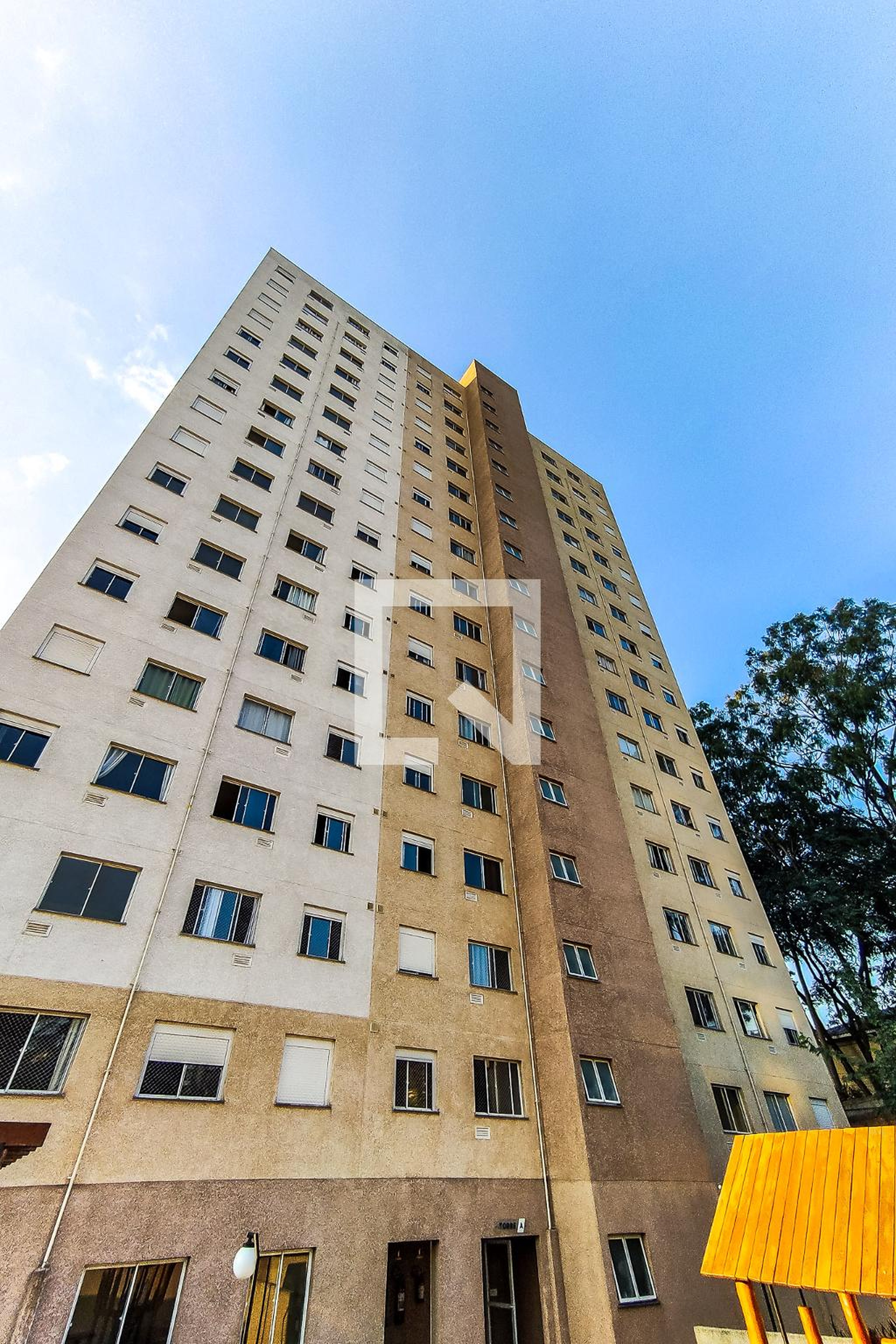 Fachada Condomínio em Rua 17 de Janeiro, 17