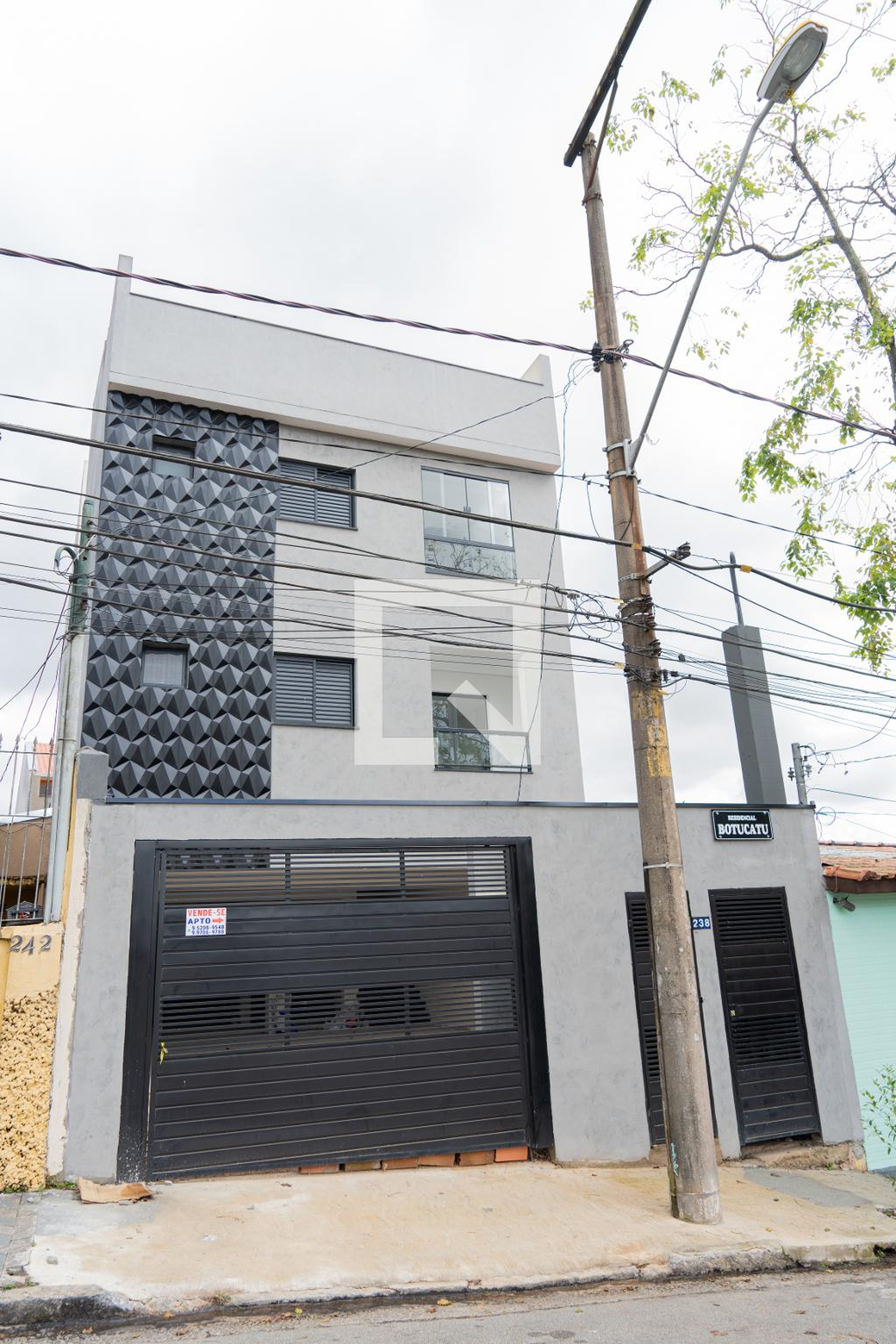 Fachada Condomínio em Rua Botucatu, 238