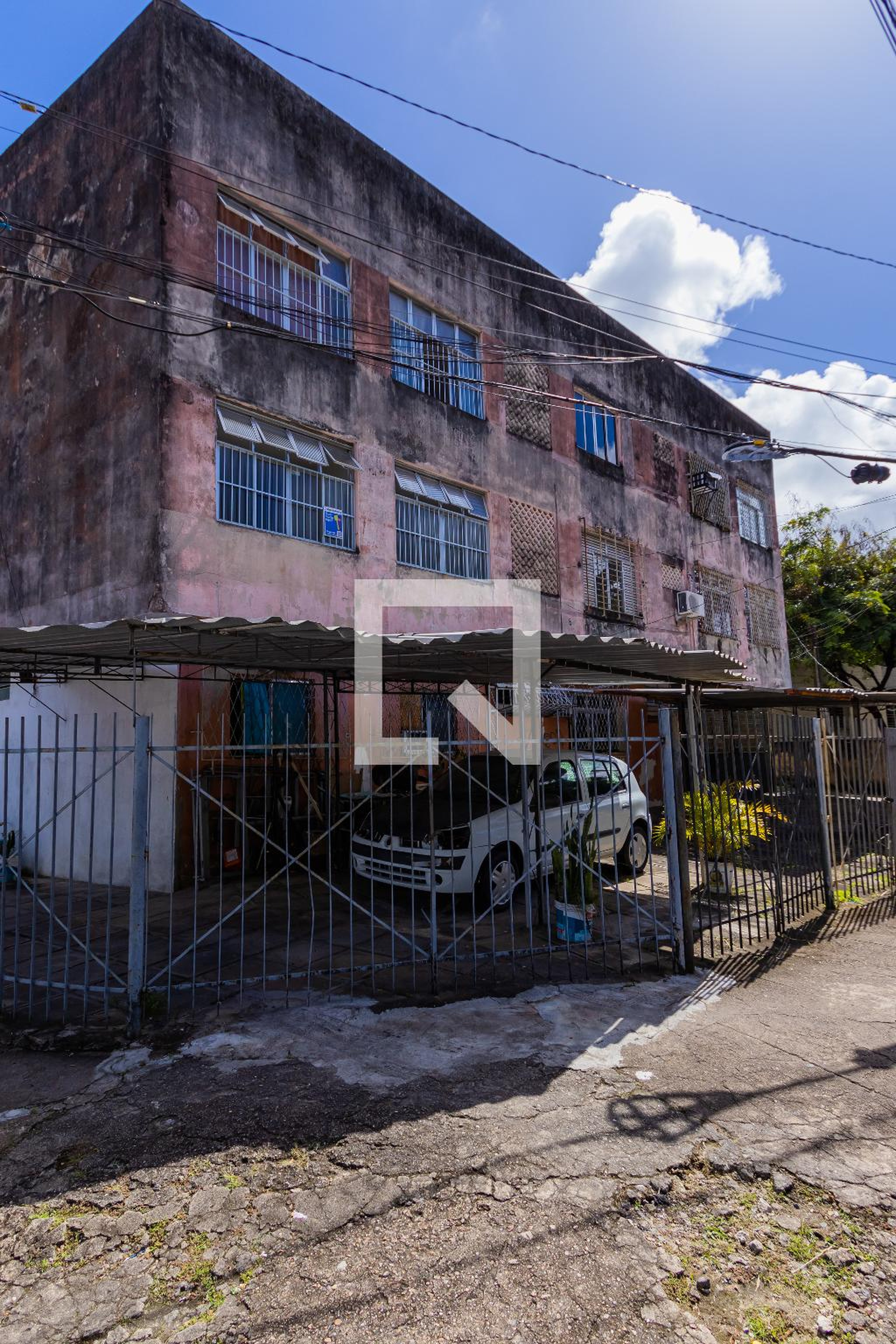 Fachada Prédio Na Rua Álvares de Azevedo, 243
