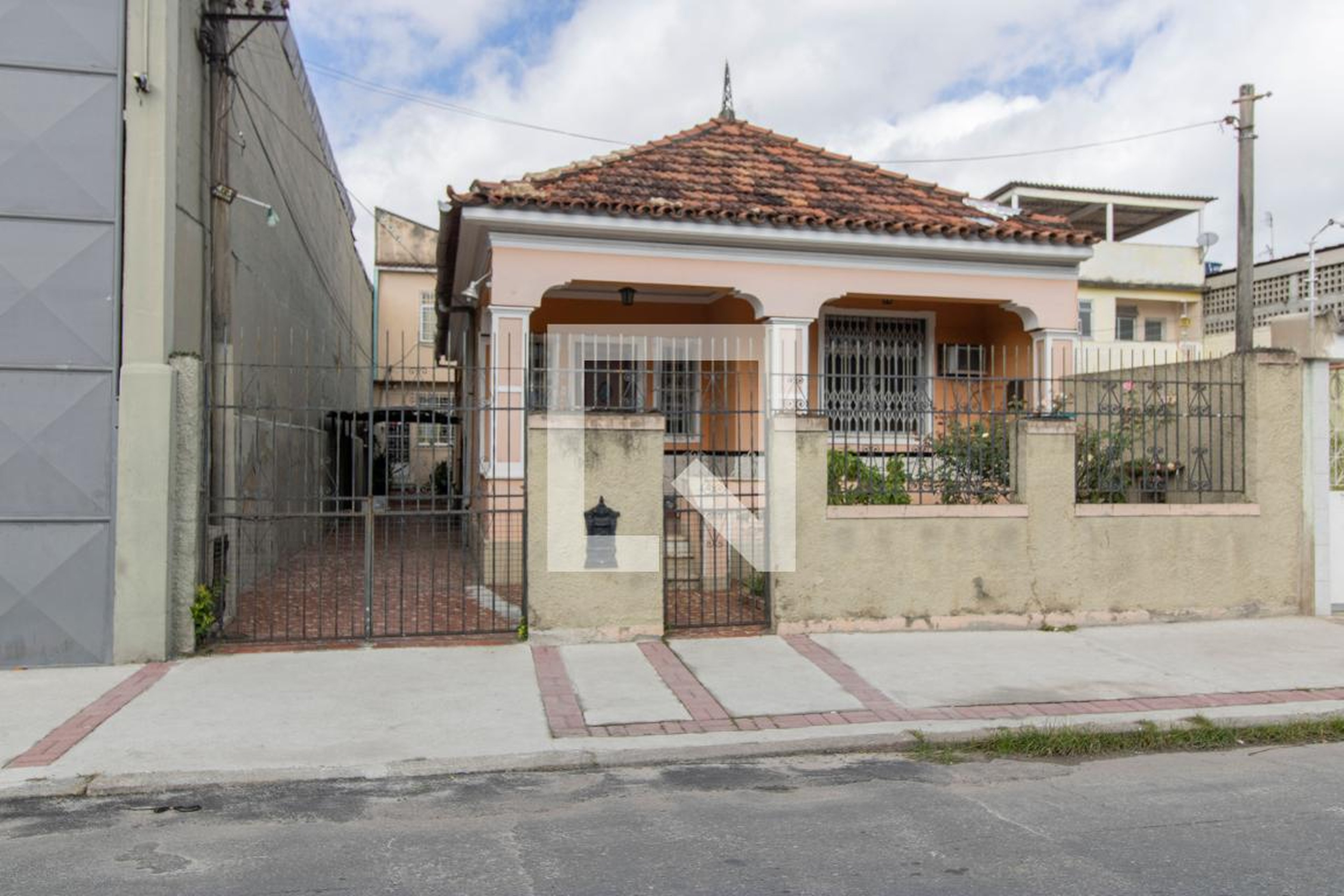 Fachada Condomínio em Rua Pirangi, 473