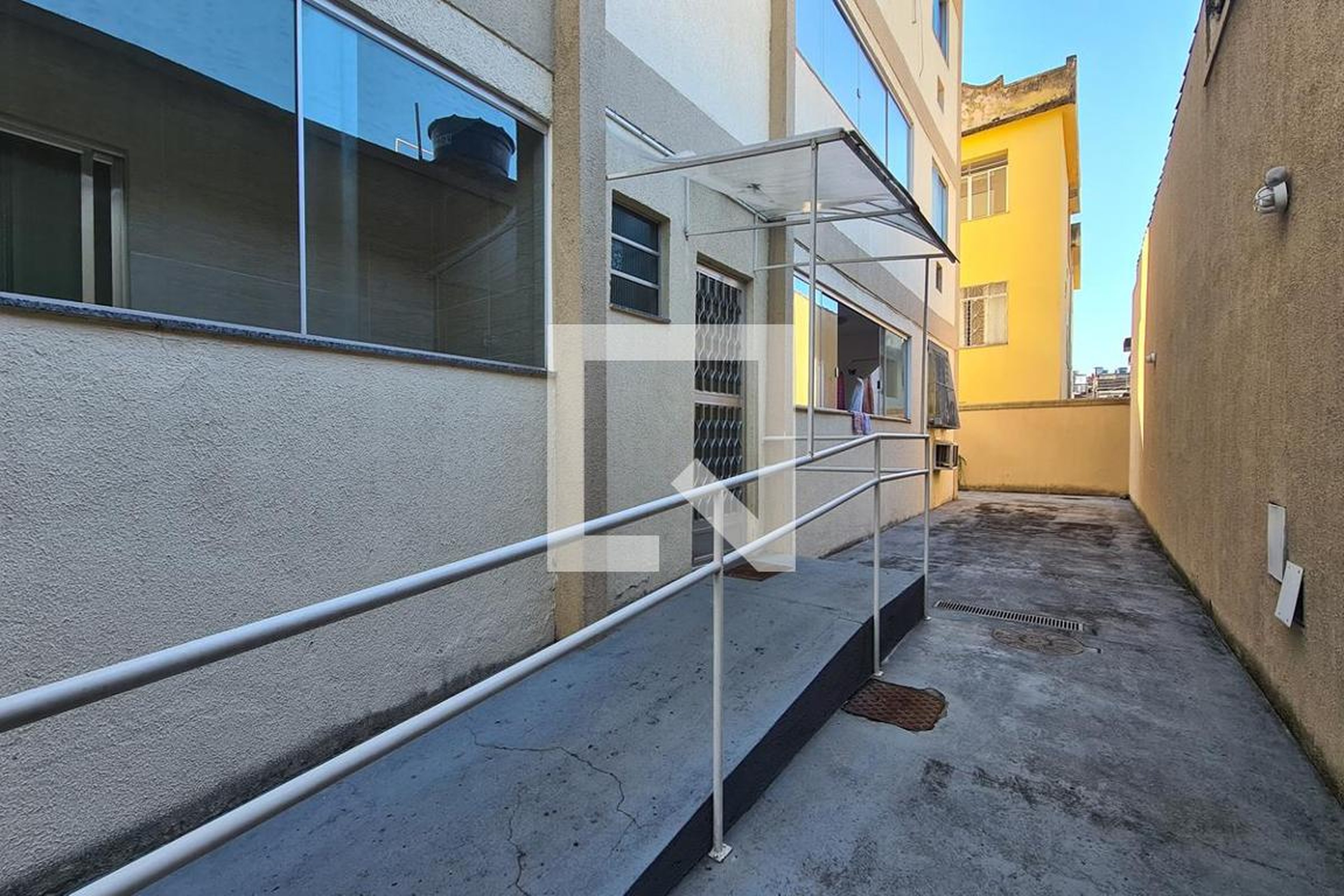 Hall de Entrada - Joaquim Soares, 86