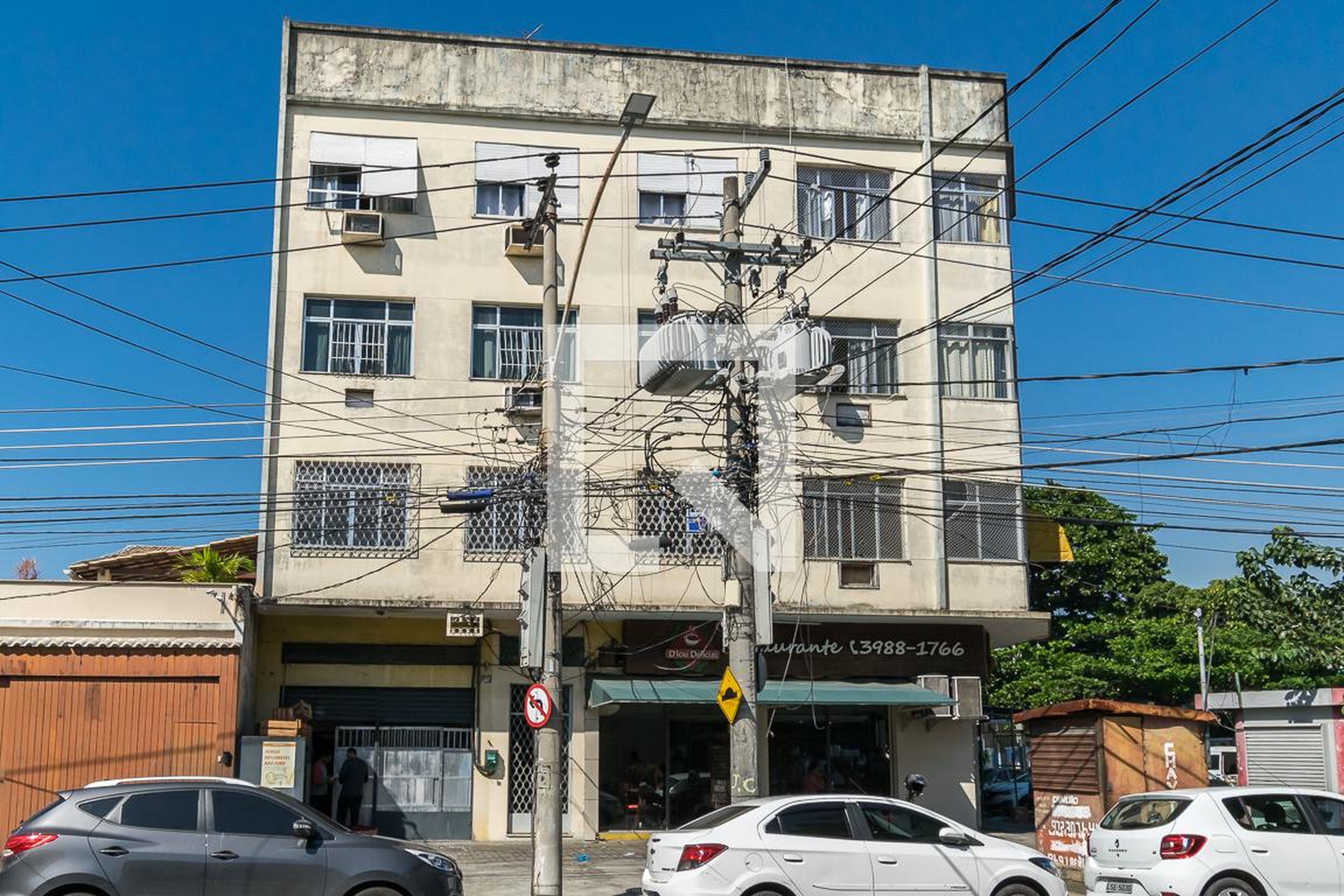 Fachada do Prédio Condomínio em Avenida Professor Plínio Bastos, 245