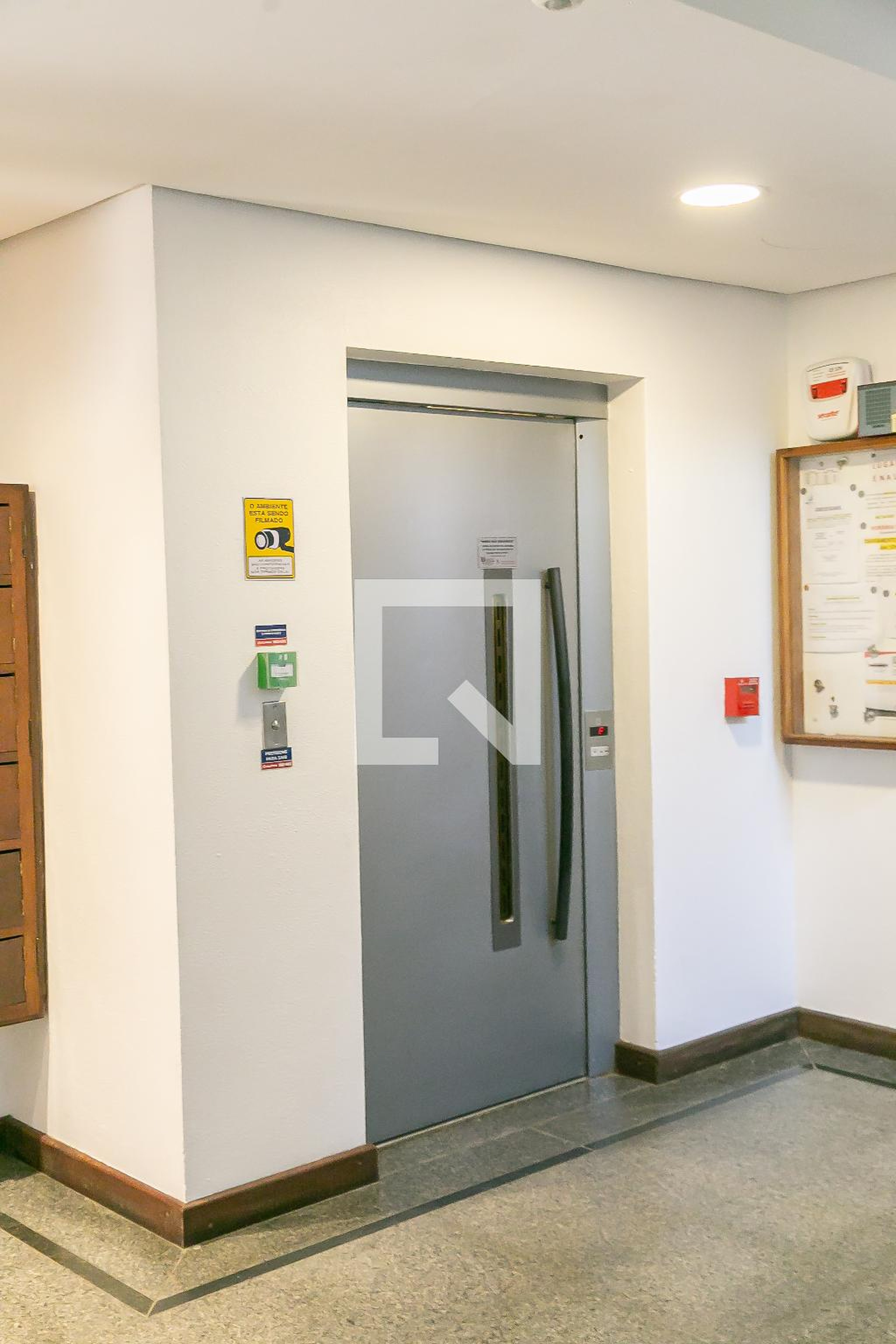 Elevador - Edifício Montreal