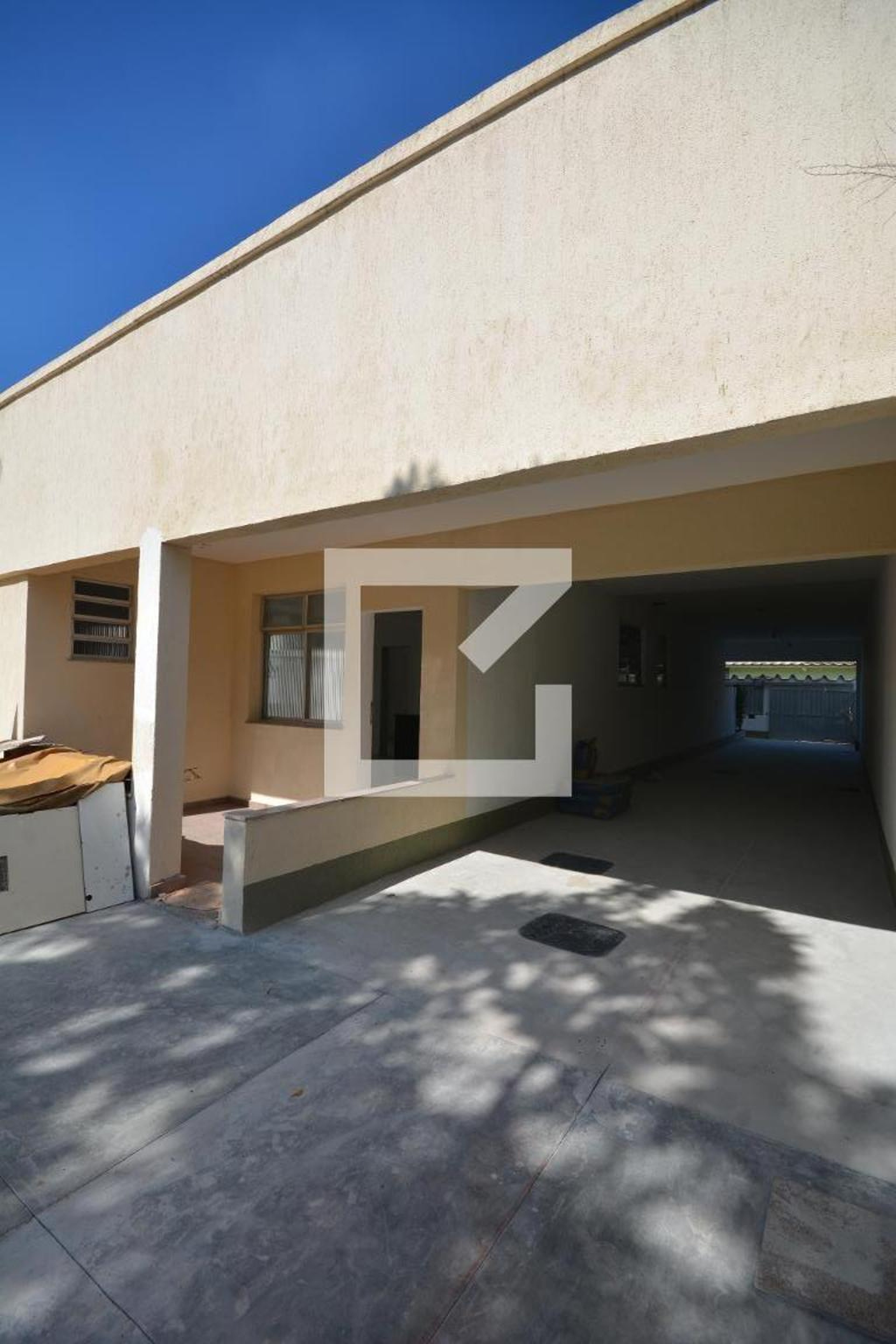 Fachada Condomínio em Rua Oliveira Martins, 114