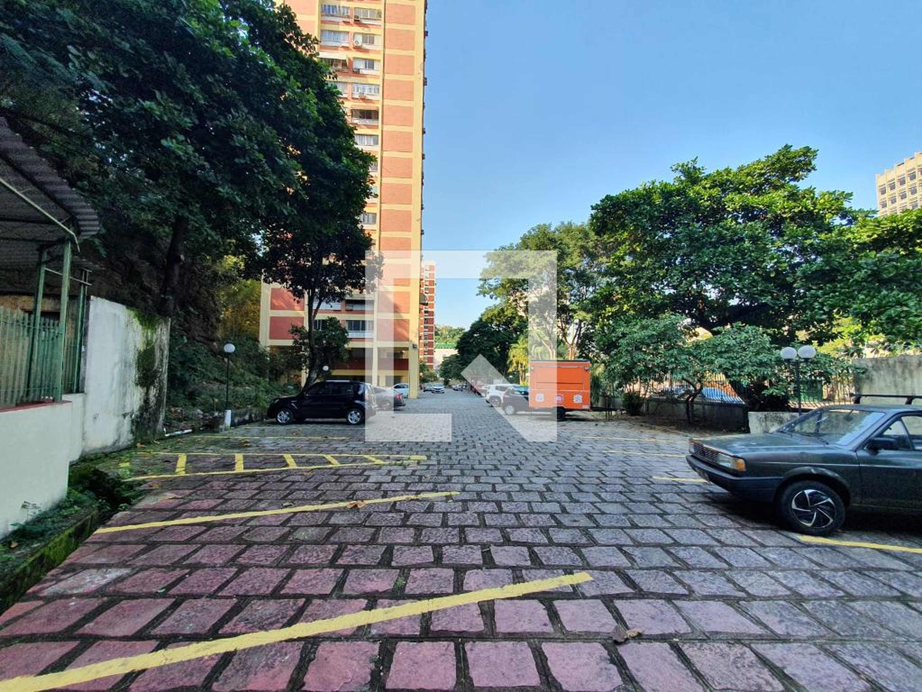 Estacionamento - Rua Barão de São Francisco