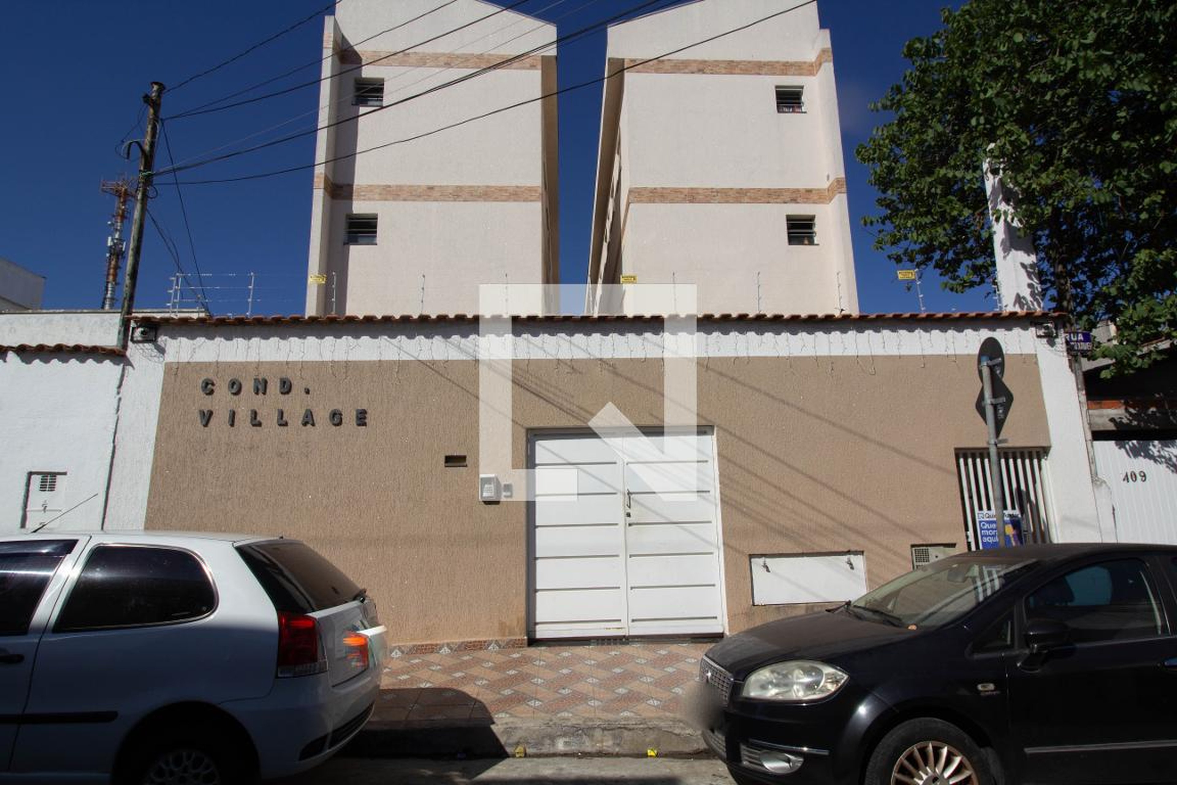 Fachada Residencial Village