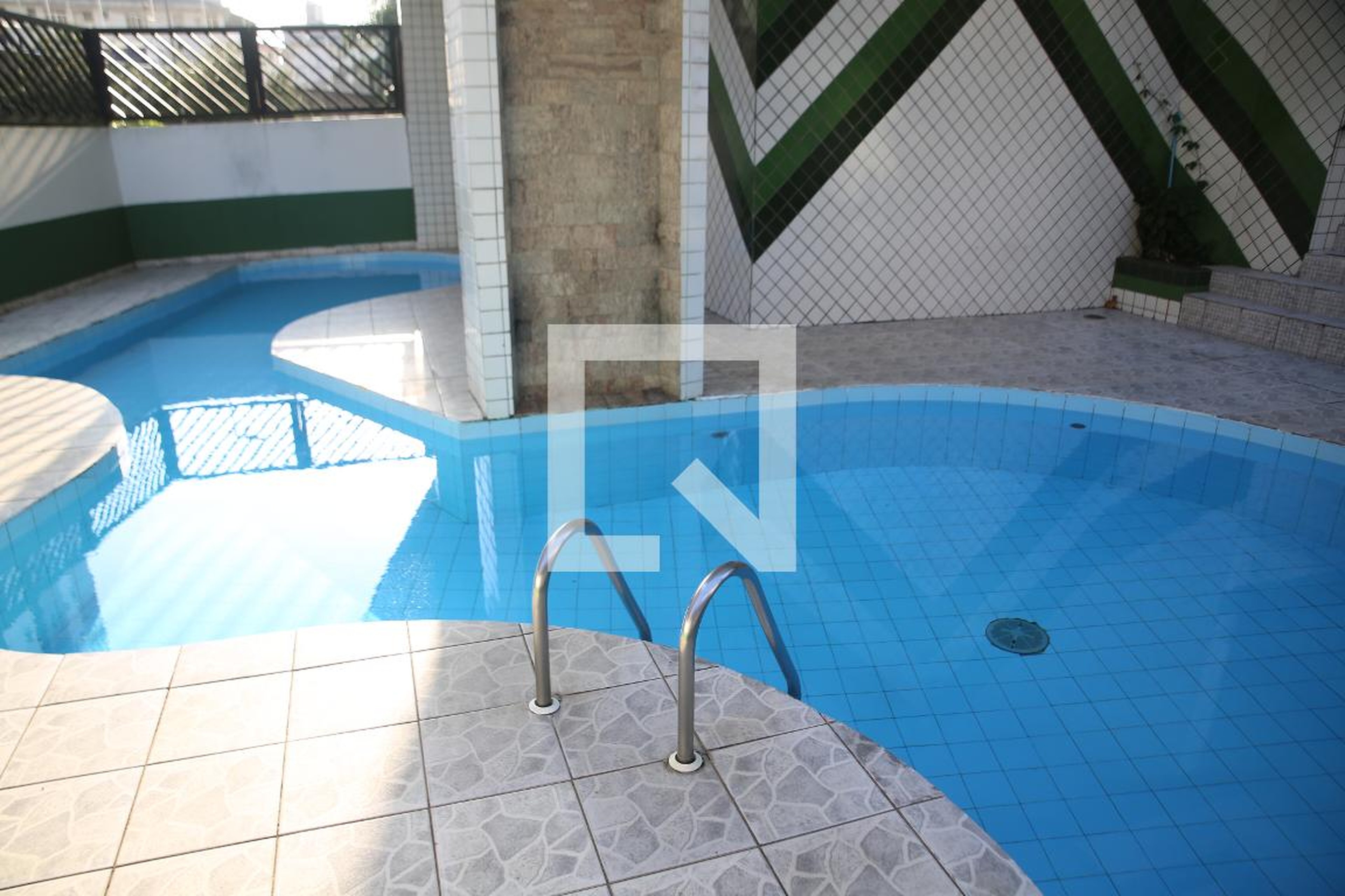Piscina - Maria Manoela