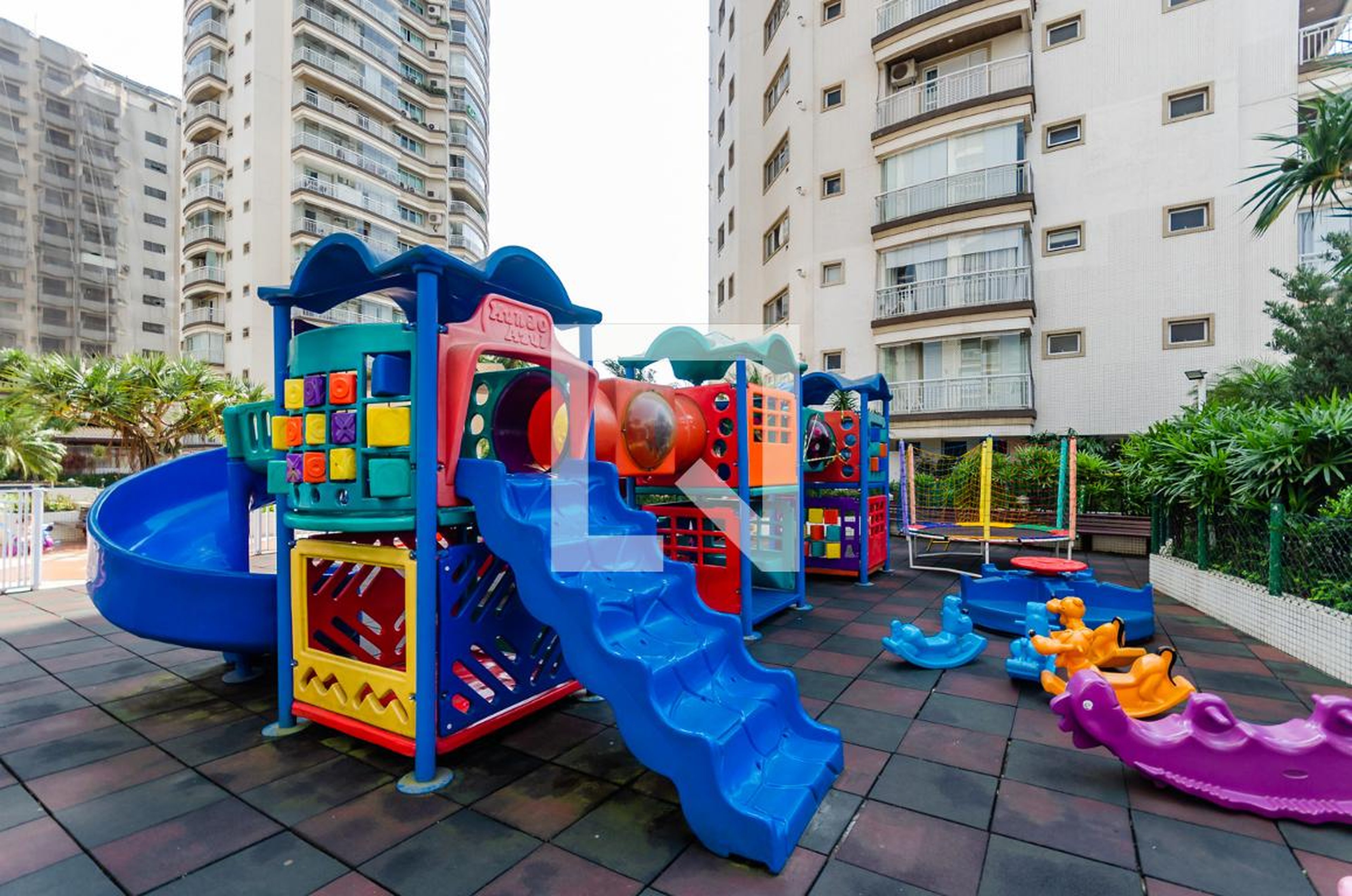 Playground - Jardins da Grécia