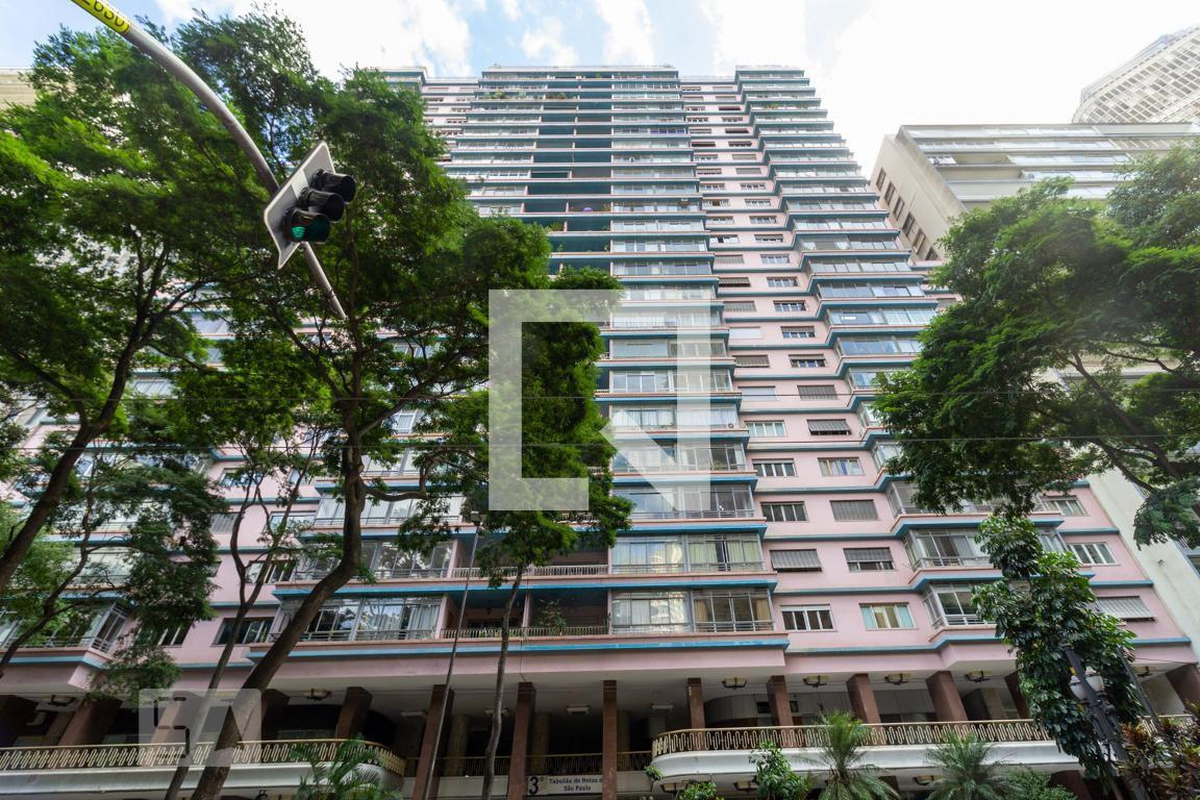 Fachada do Prédio Edifício Louvre