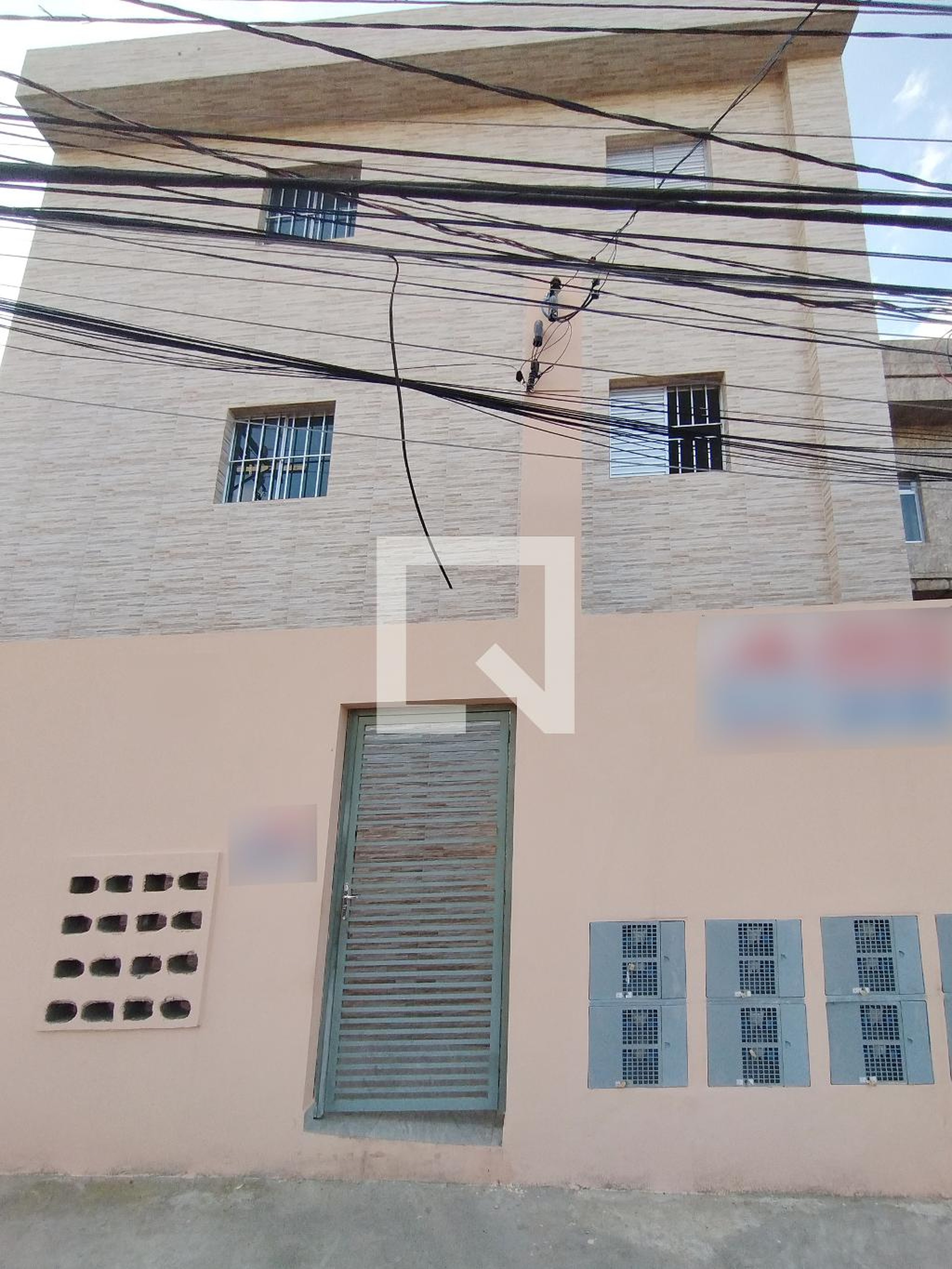 Fachada Condomínio em Rua Osaka, 343