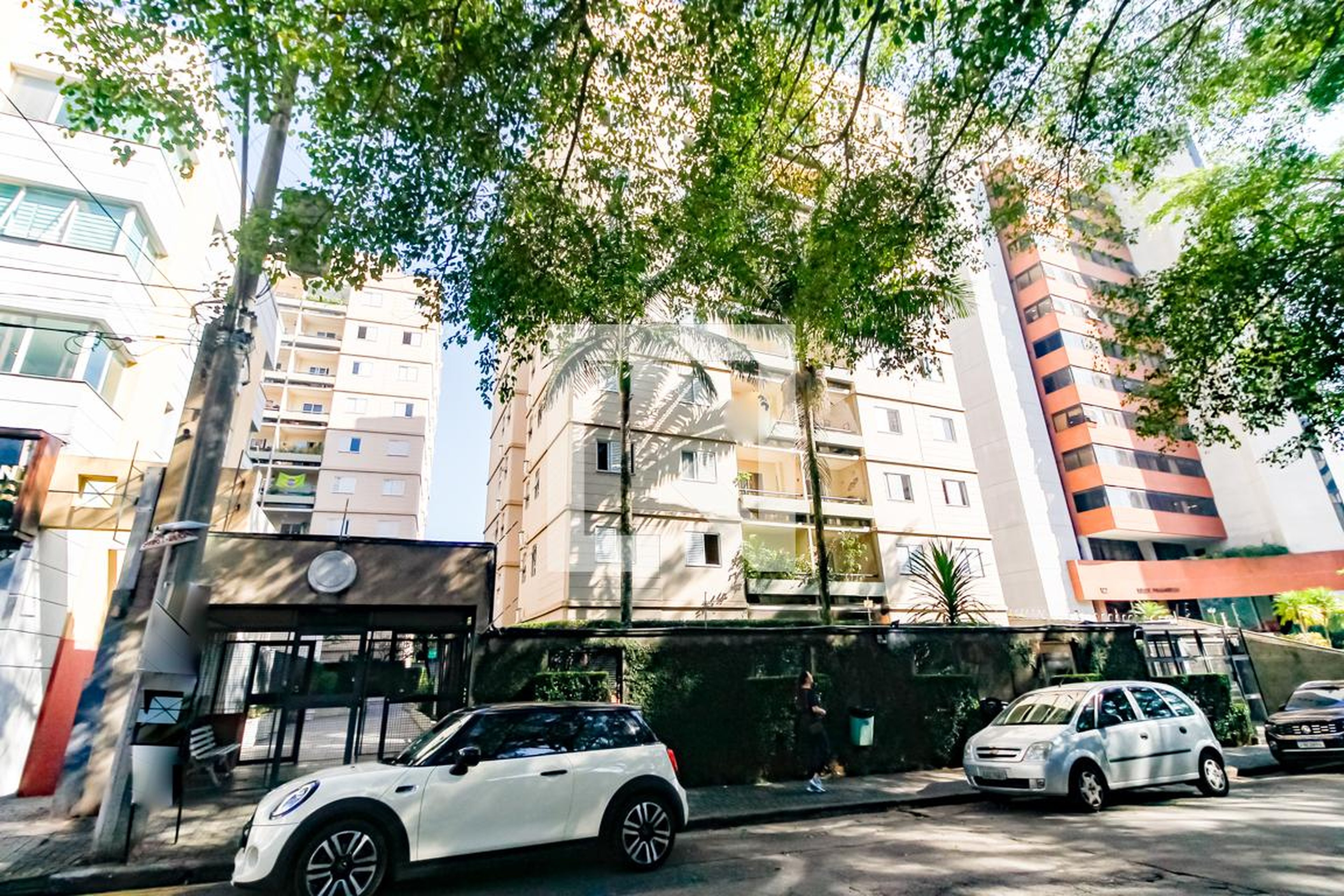 Fachada do Prédio Condomínio em Rua Olímpio José Gonçalves, 97