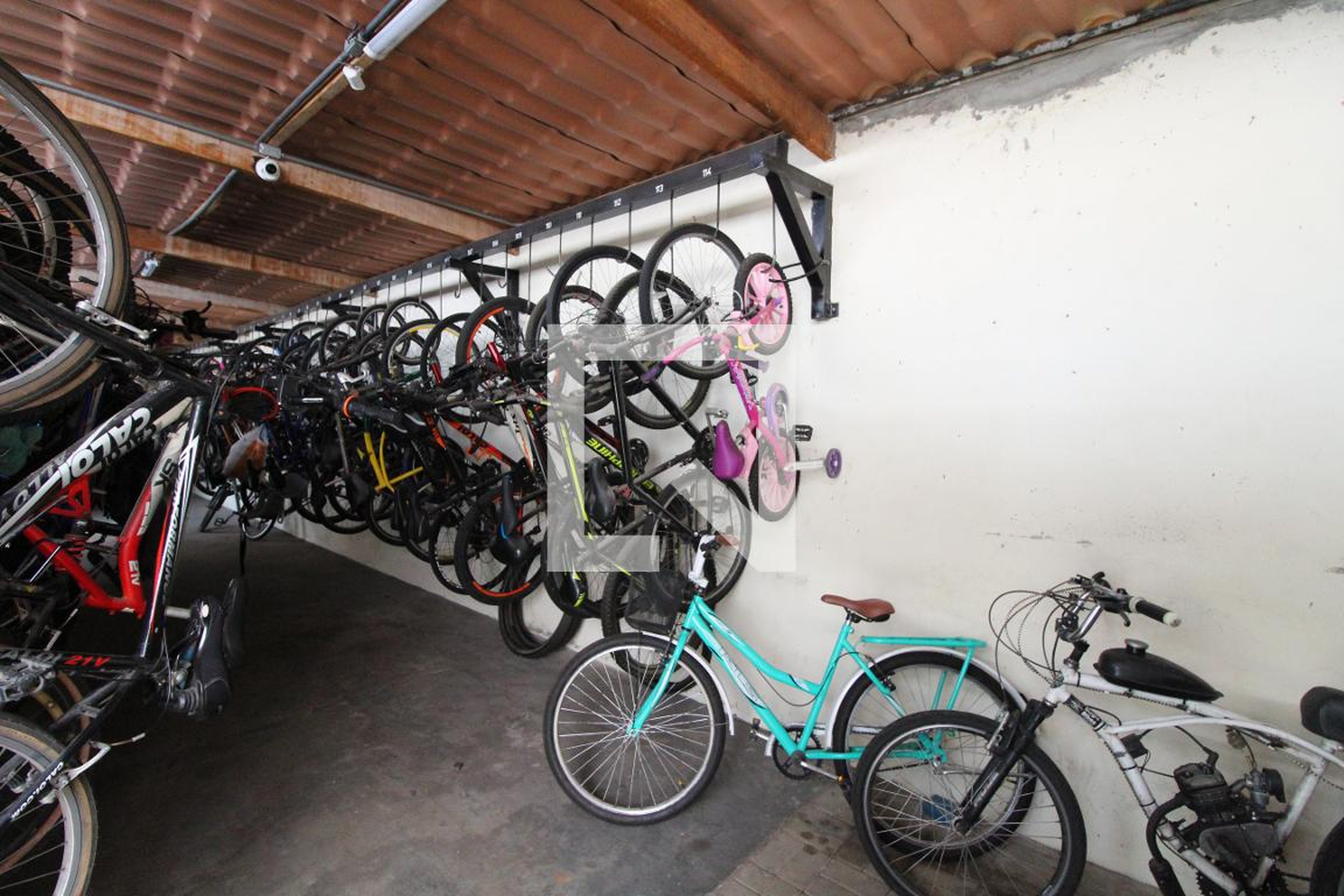 Bicicletario - Dez Vila Alpina