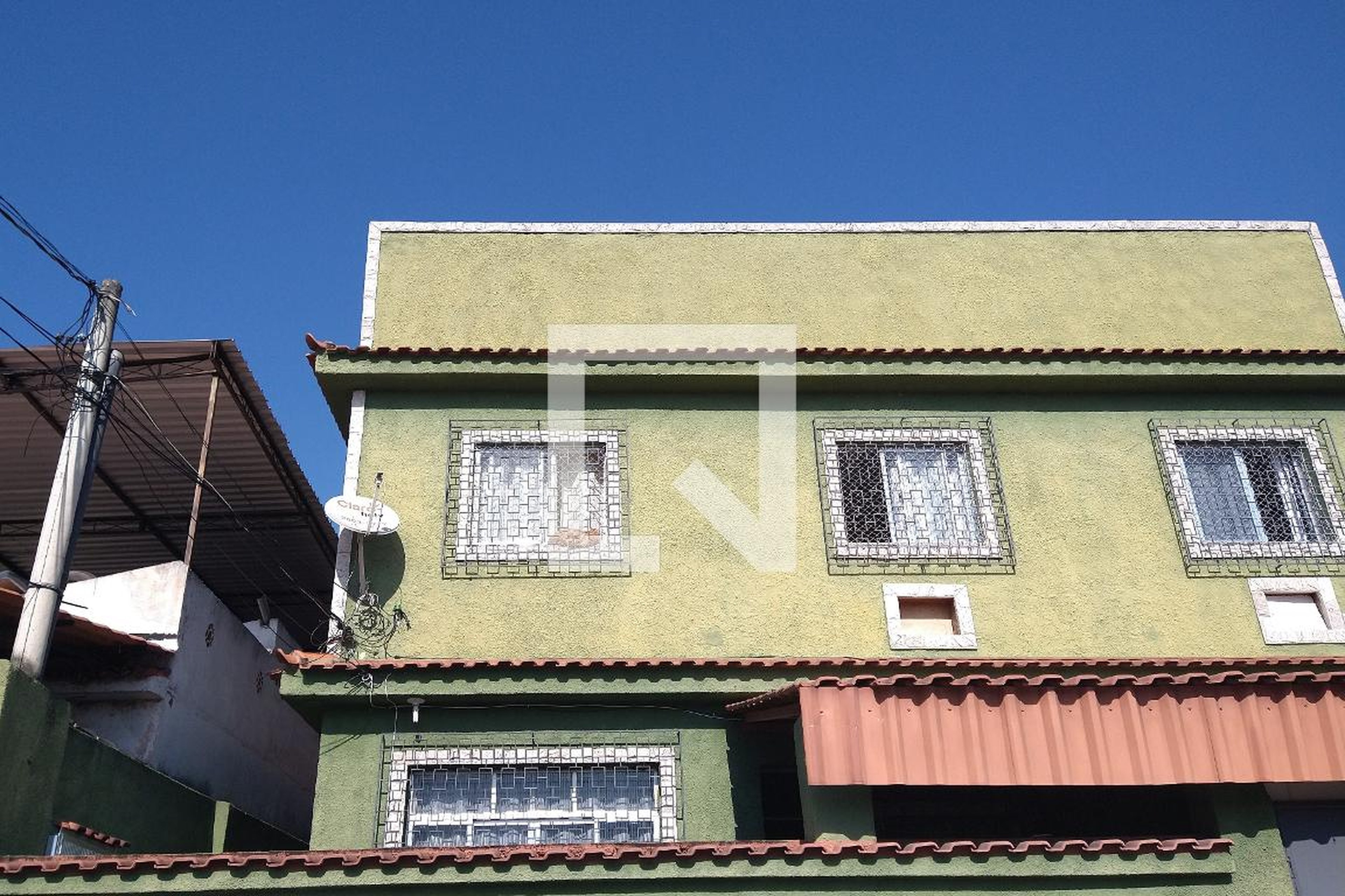 Fachada Condomínio em Rua Sargento José de Oliveira, 193