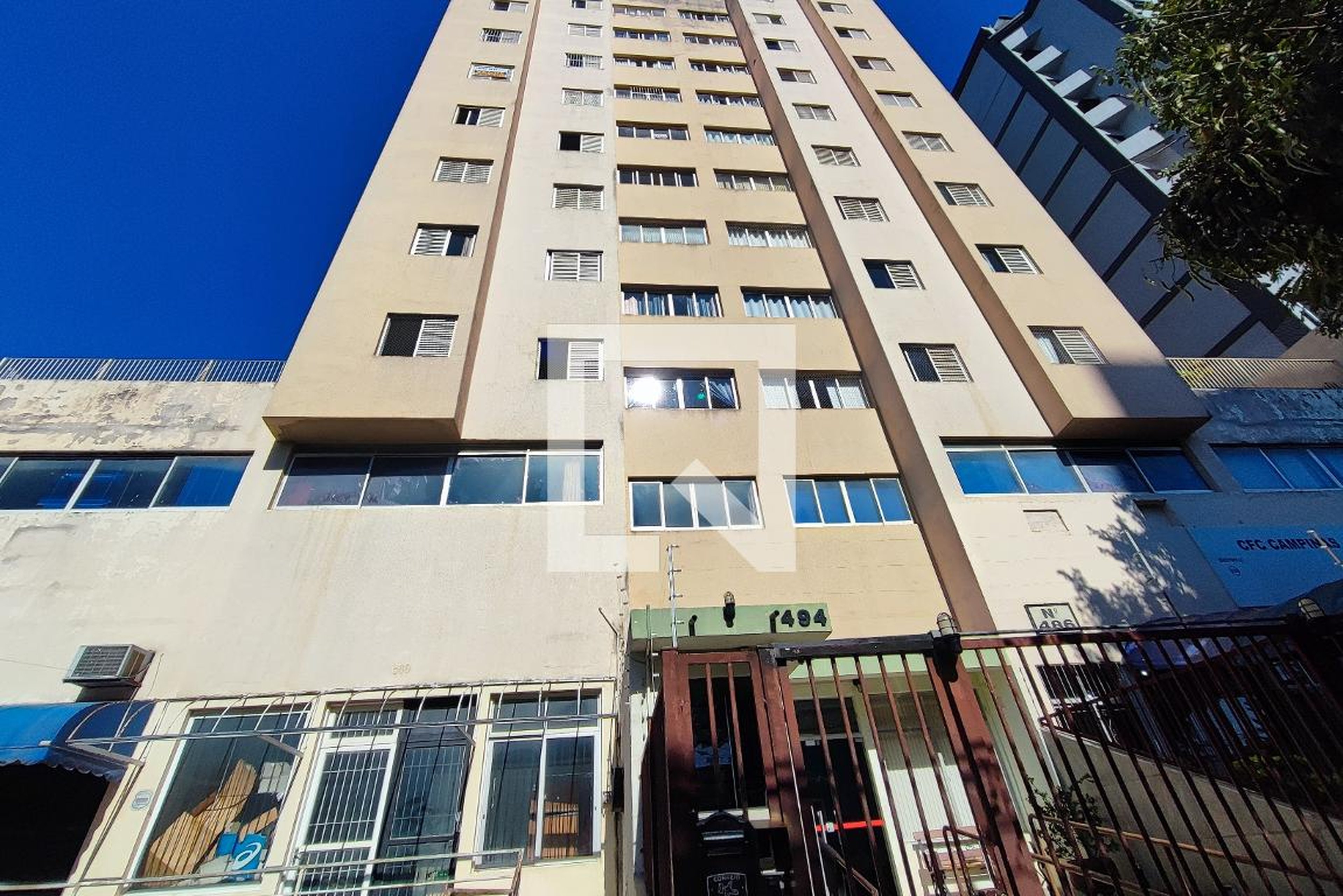 Fachada do Condomínio Condomínio em Avenida Marechal Carmona, 494