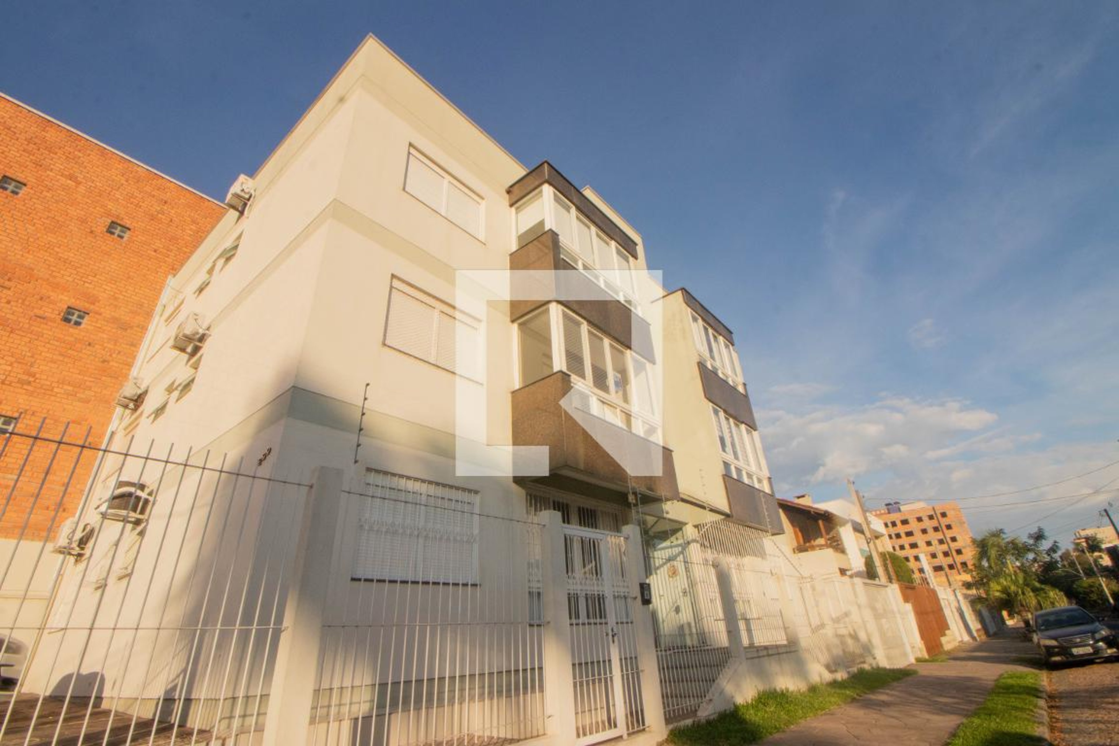 Fachada Condomínio em Rua Leite de Castro, 245