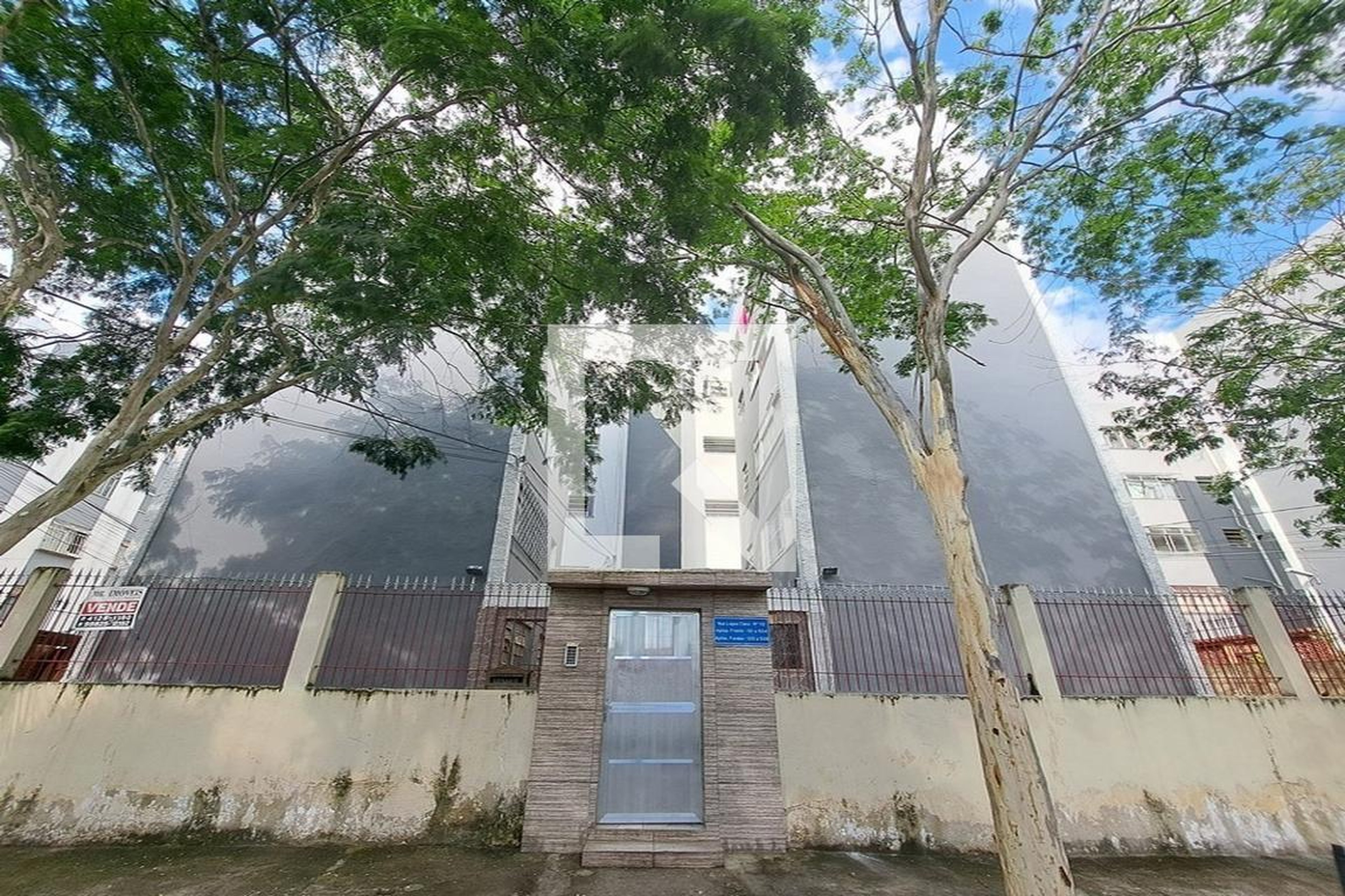 Fachada Condomínio em Rua Lagoa Clara, 112