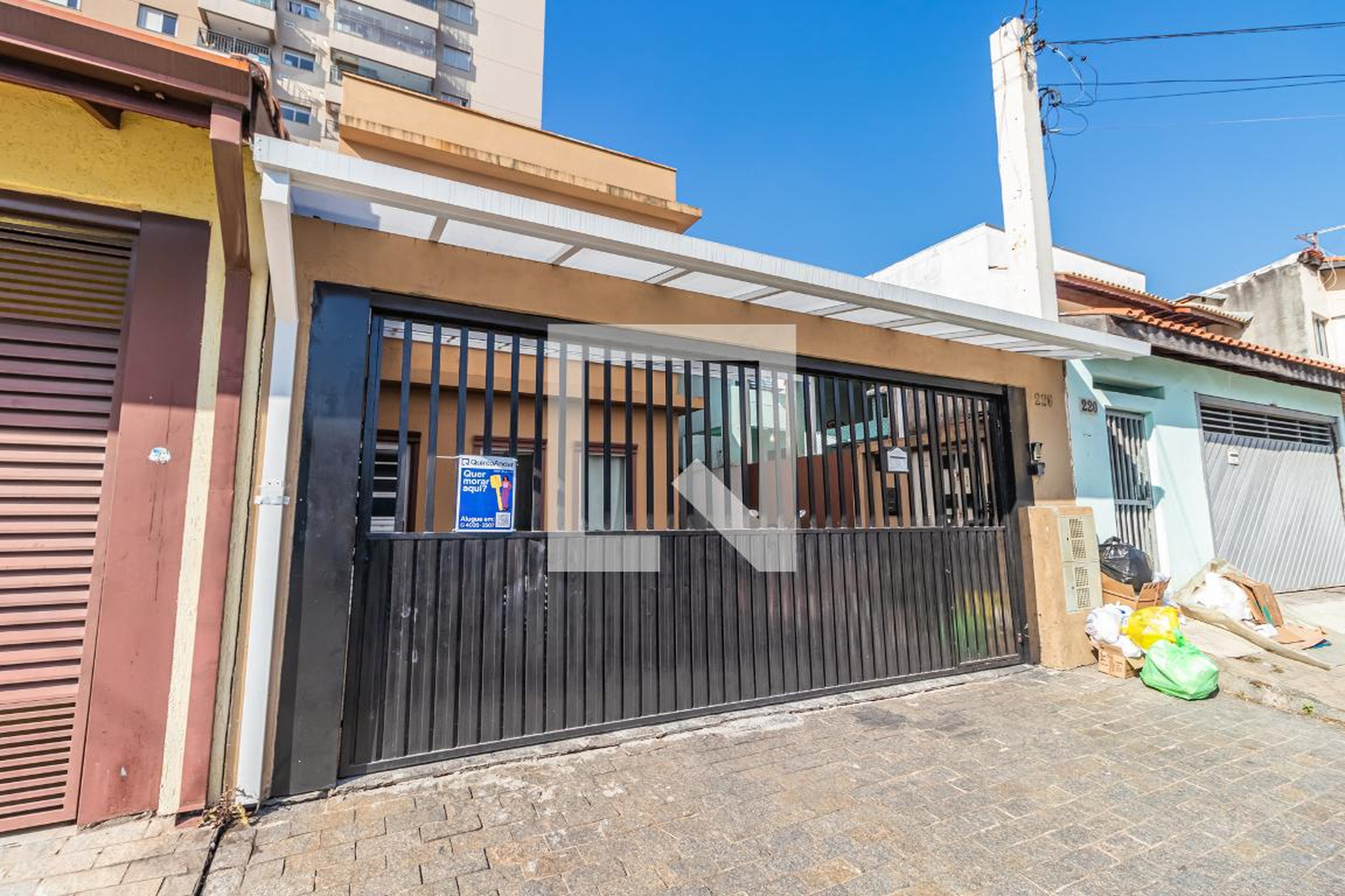 Fachada Condomínio em Rua Sol, 226