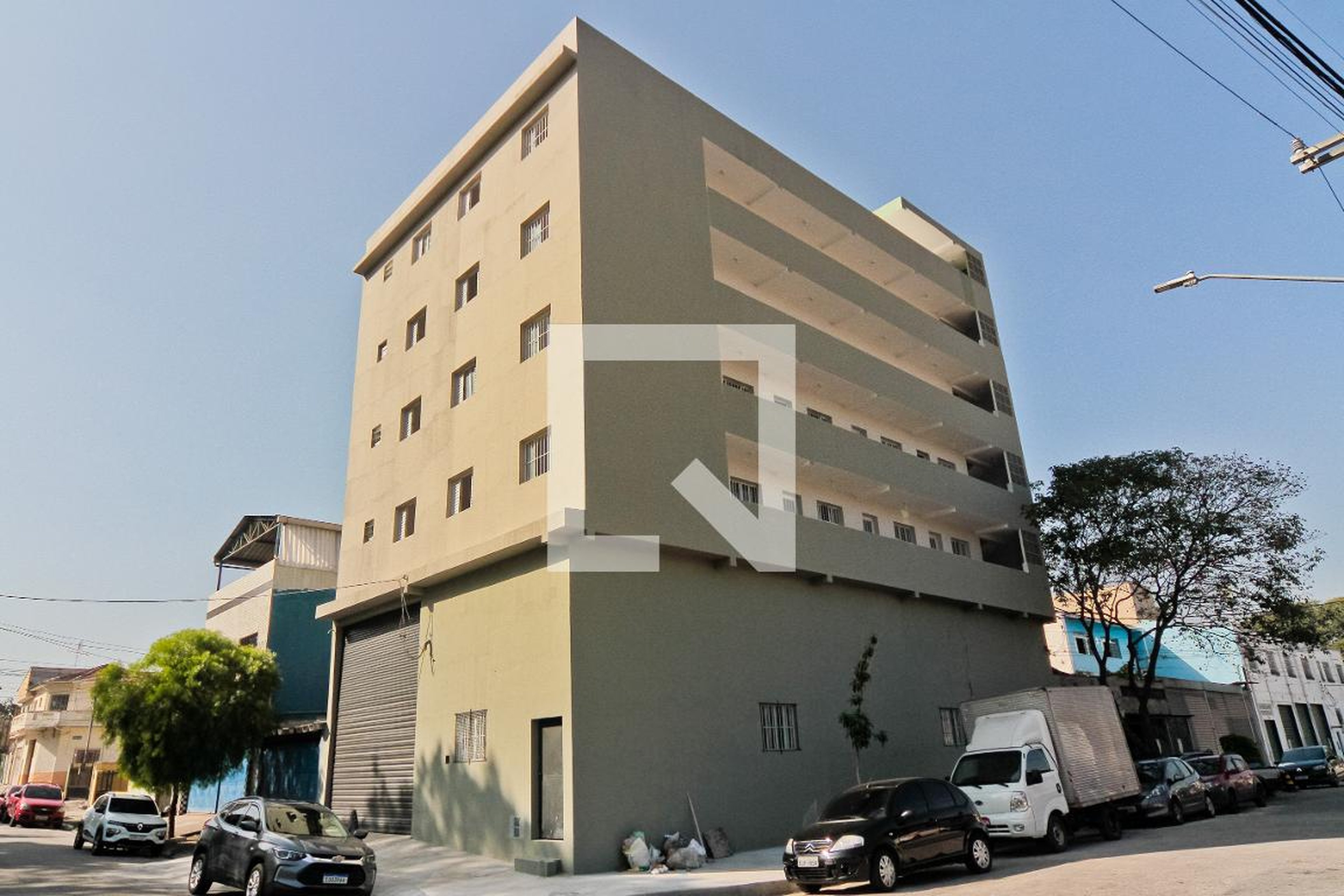 Fachada Condomínio em Rua Múcio Leão, 102