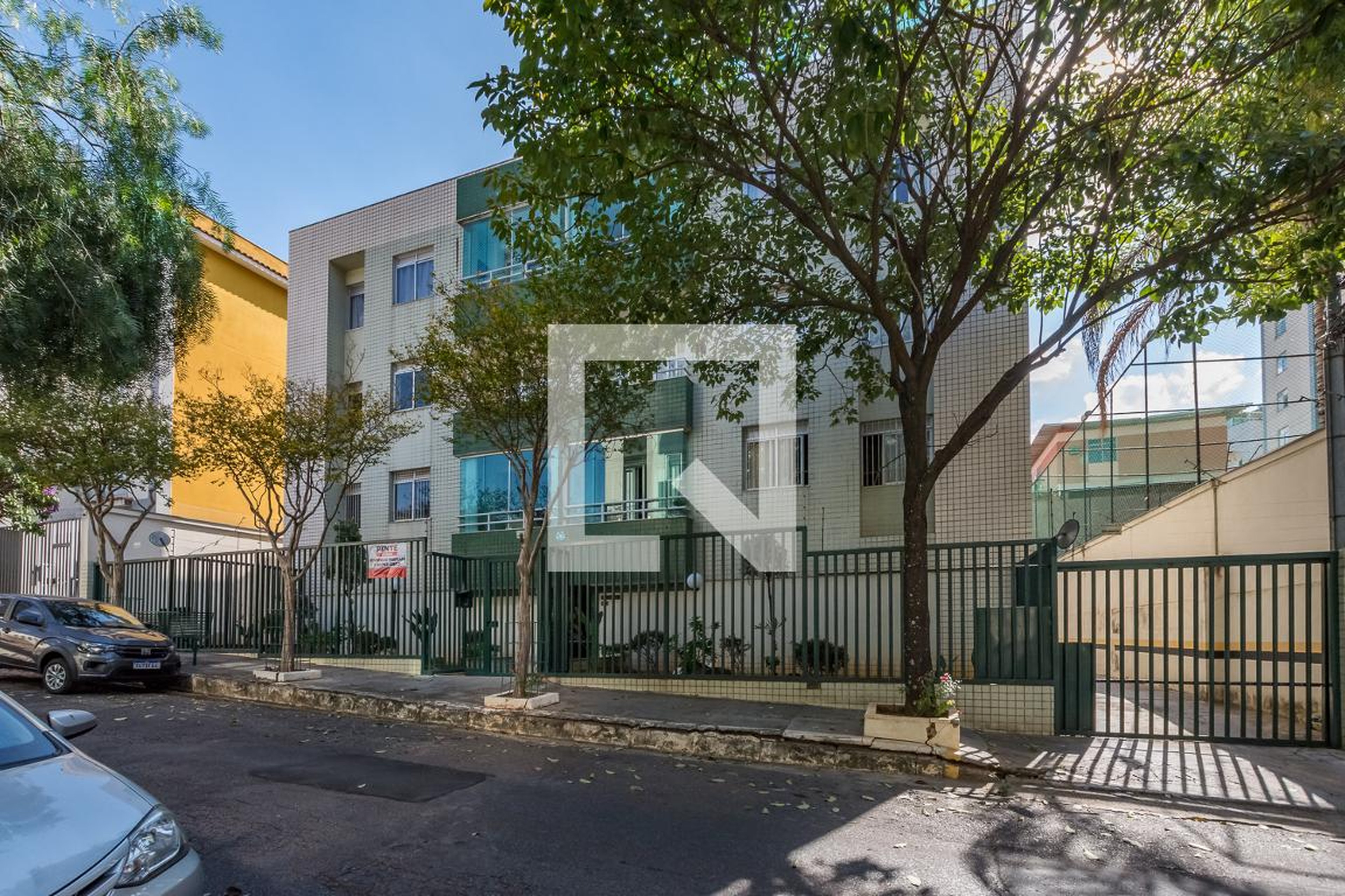 Fachada Condomínio em Rua Professor Mozart Dolabella, 56