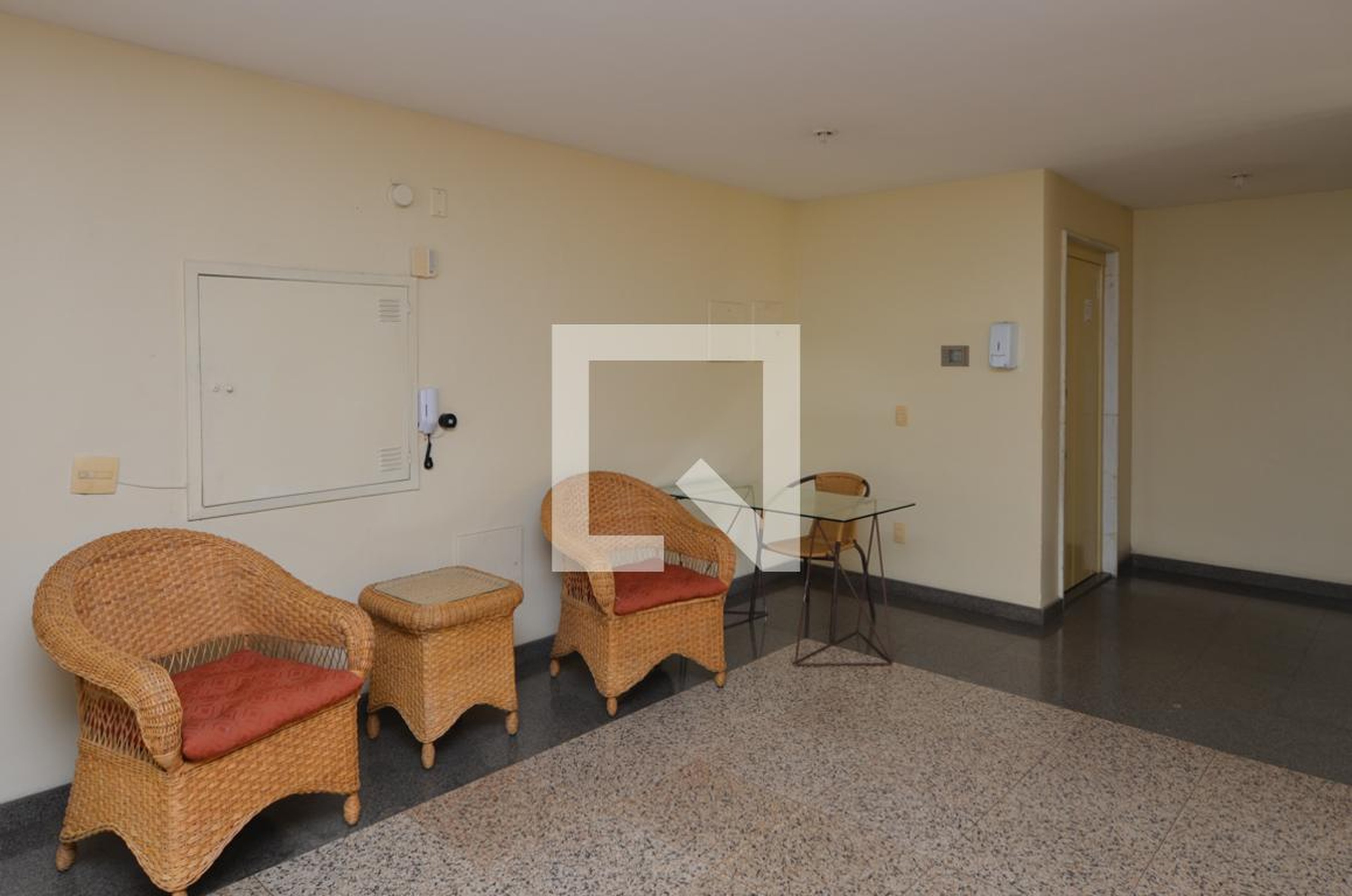 Hall - null