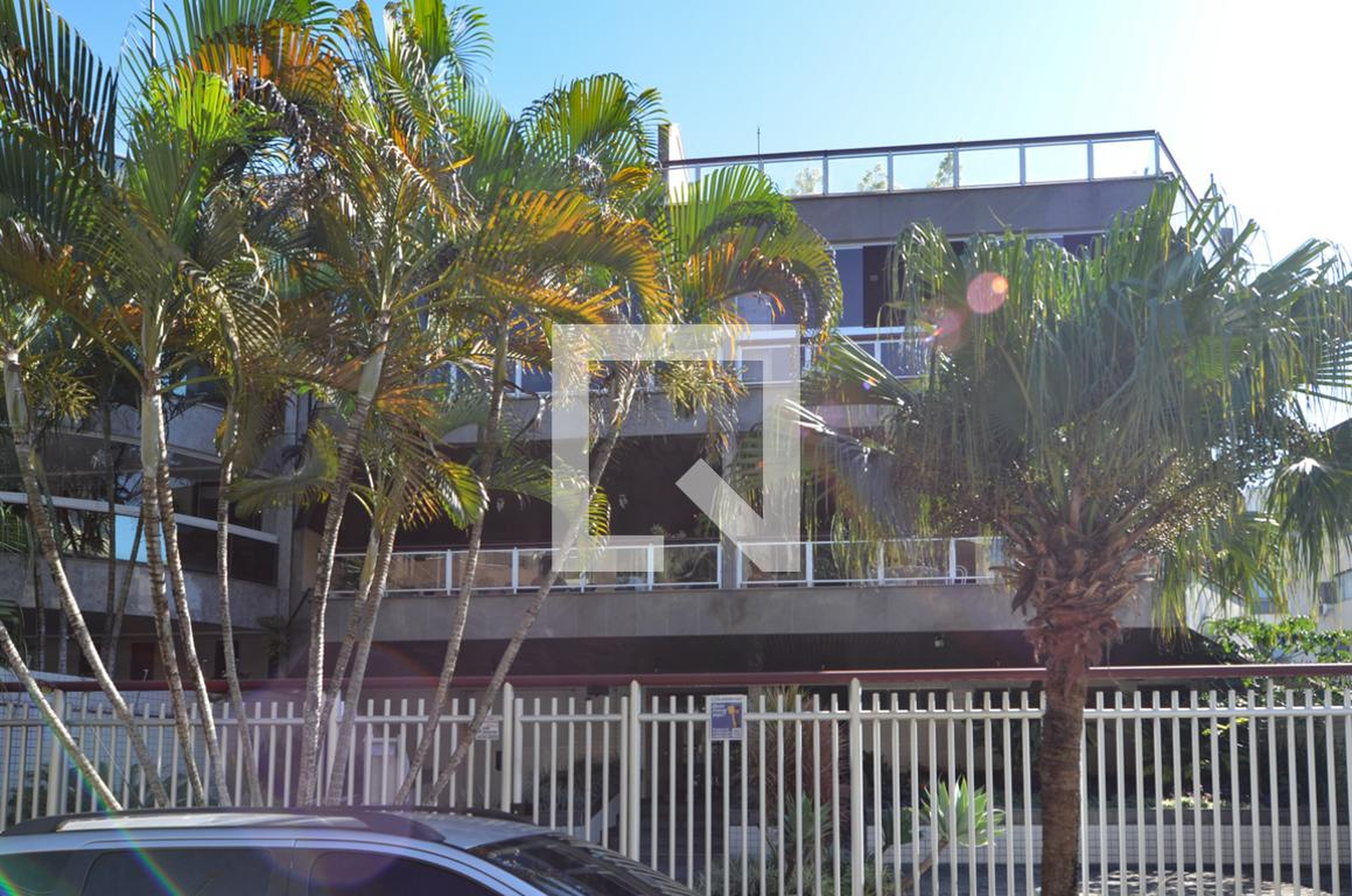 Fachada do Prédio Condomínio em Rua Luiz Paulistano, 90