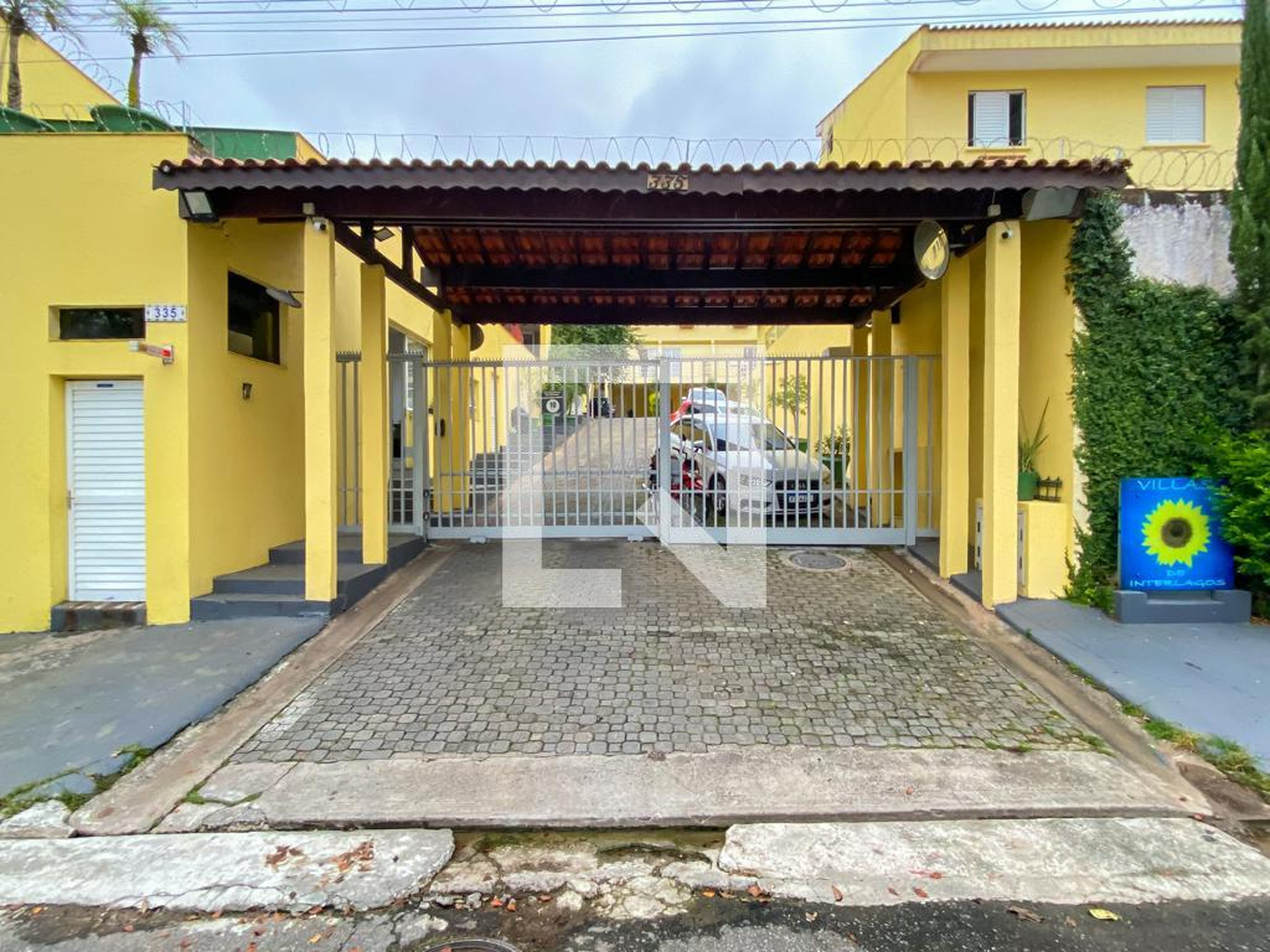 Fachada do Condomínio Condomínio Villas de Interlagos