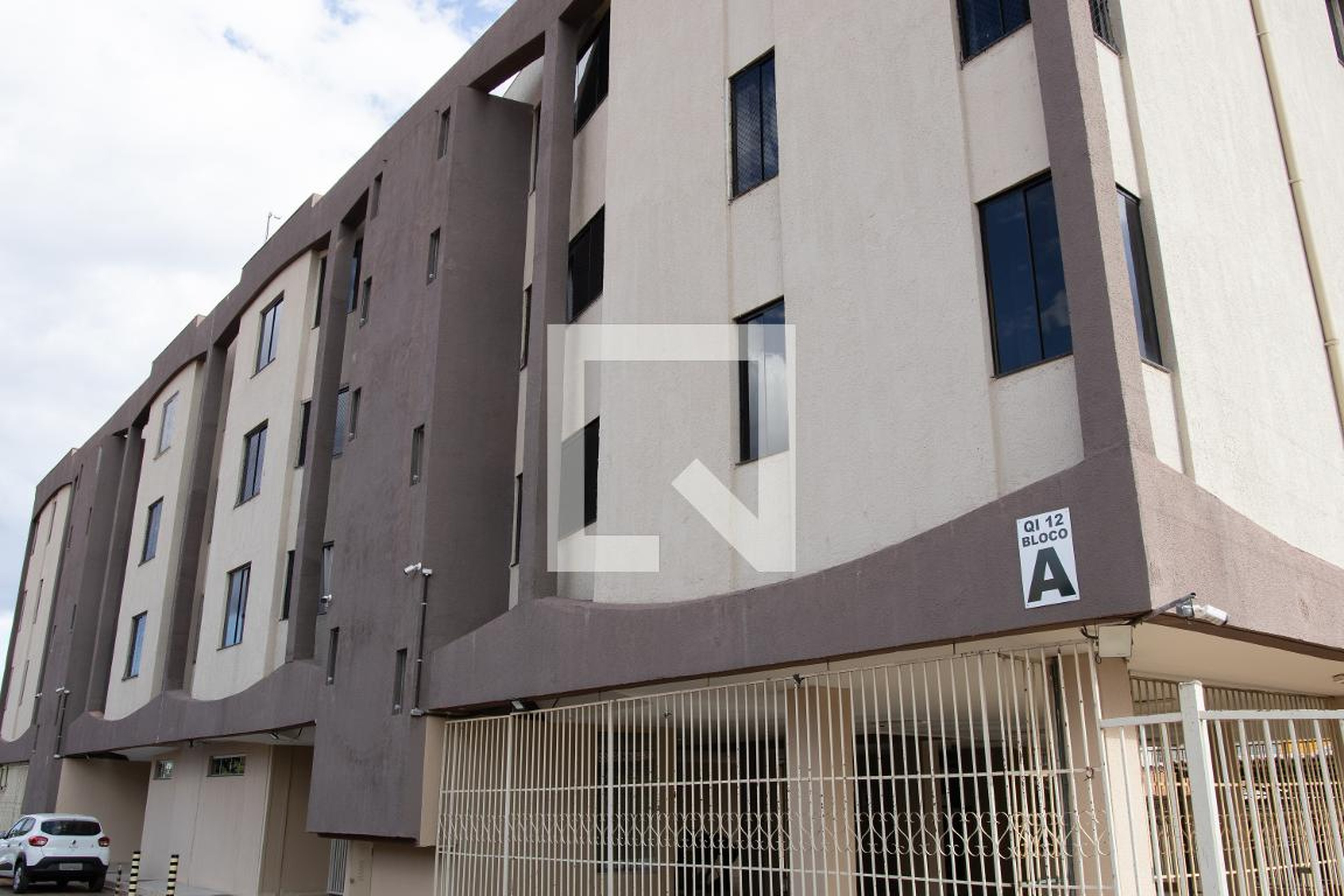 Fachada Condomínio em Qi 12 Bloco A, 0