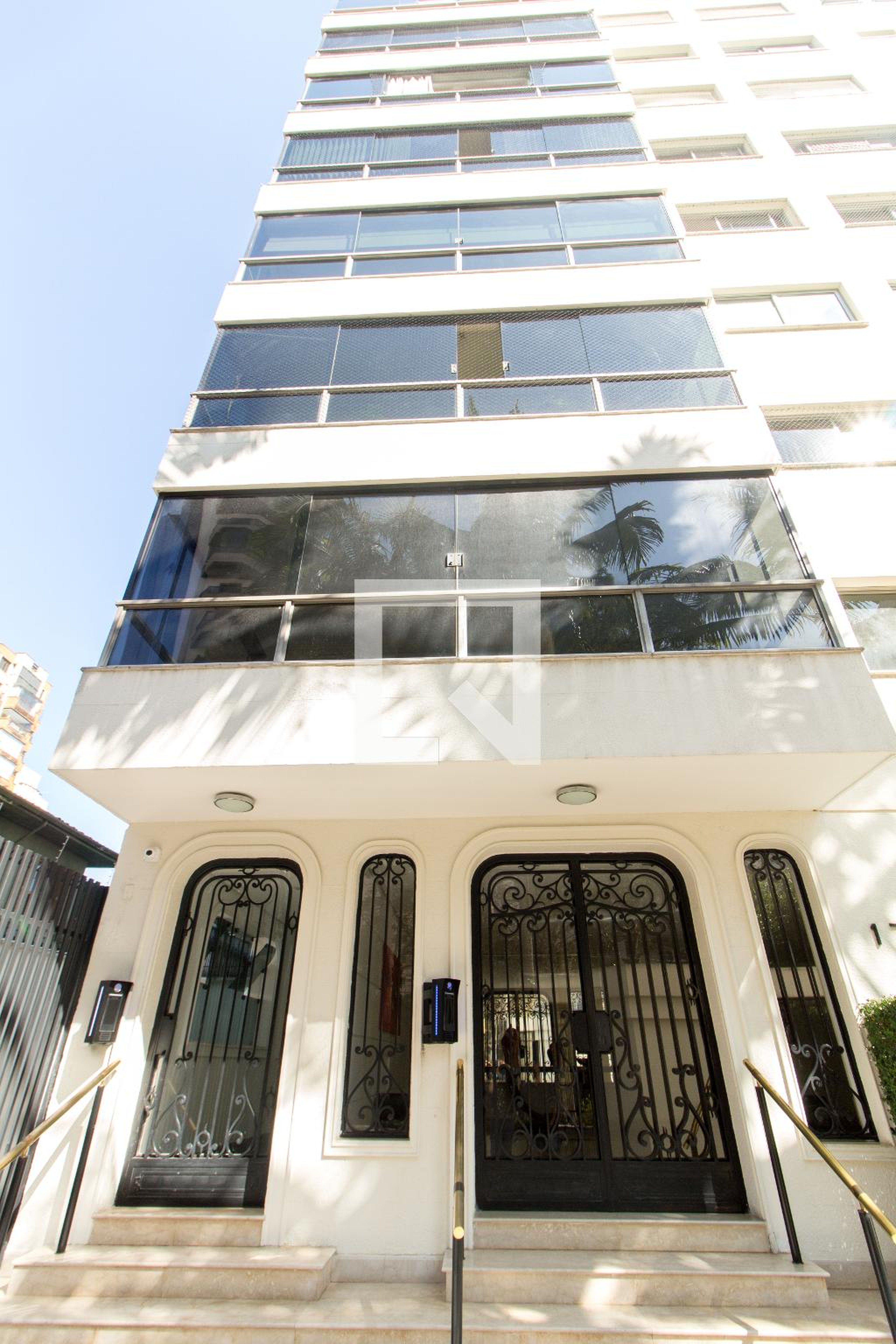 Fachada do Prédio Condomínio Karina