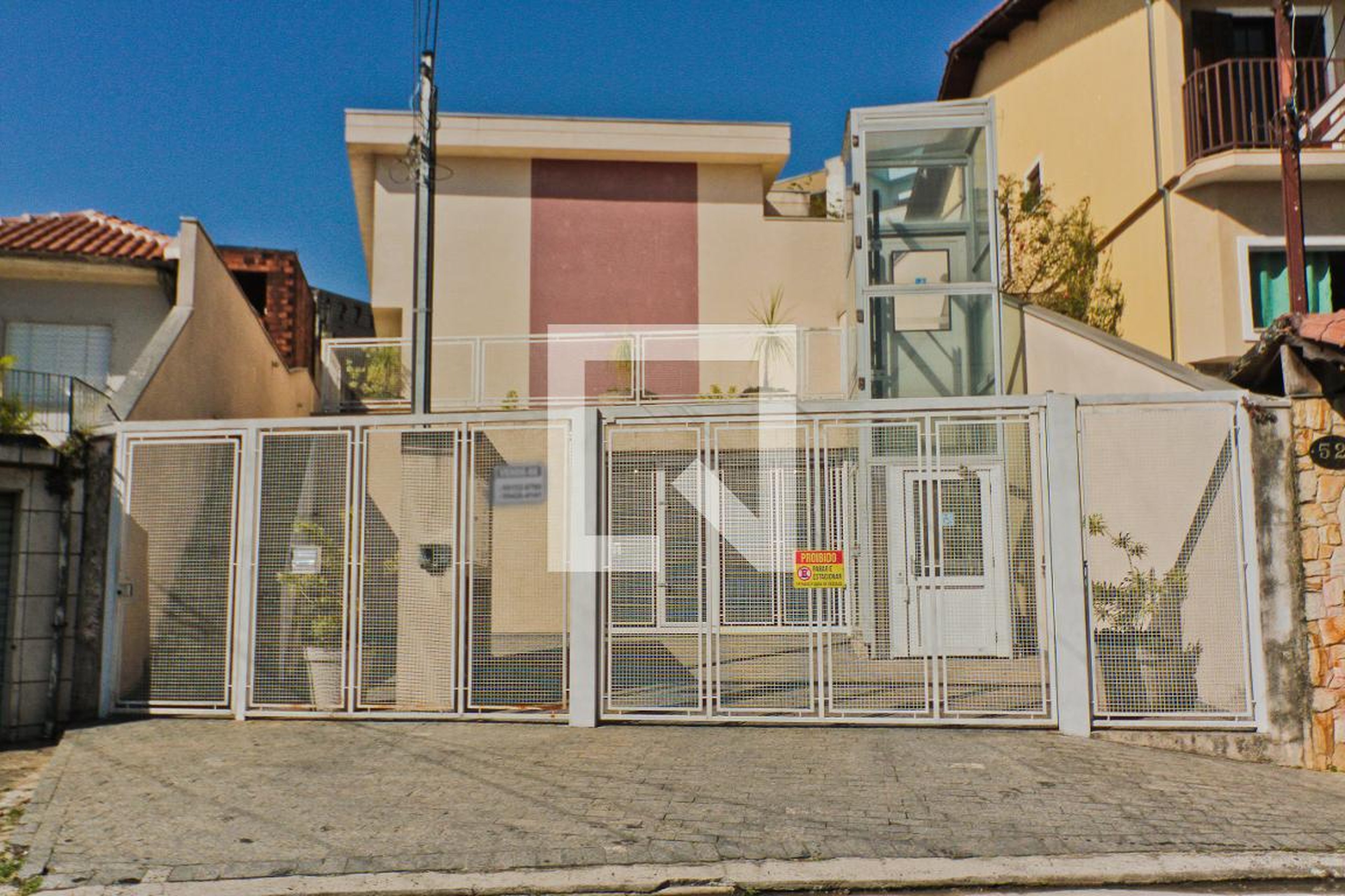 Fachada Condomínio em Rua Lopo Homem, 56