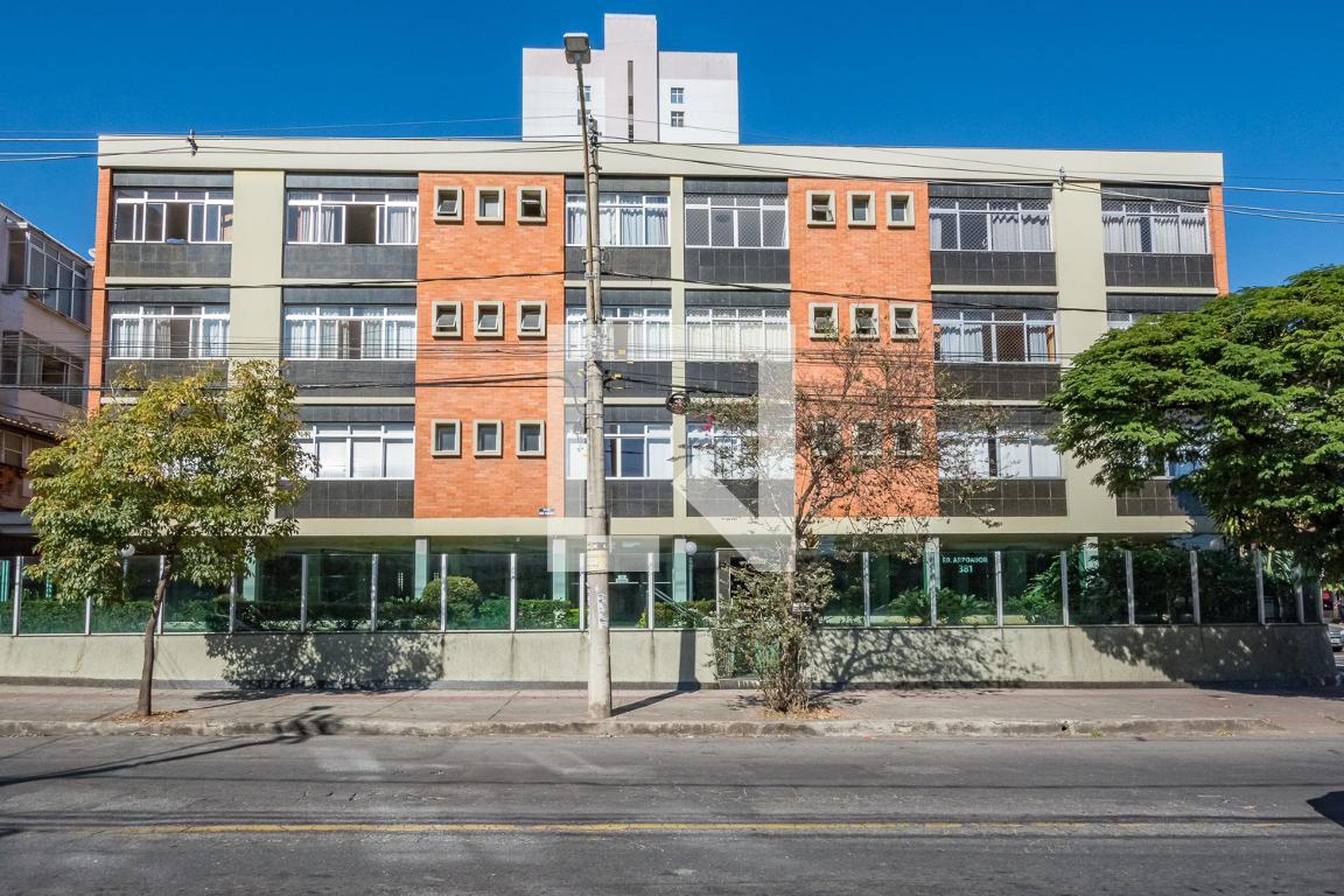 Fachada Condomínio em Rua André Cavalcanti, 381