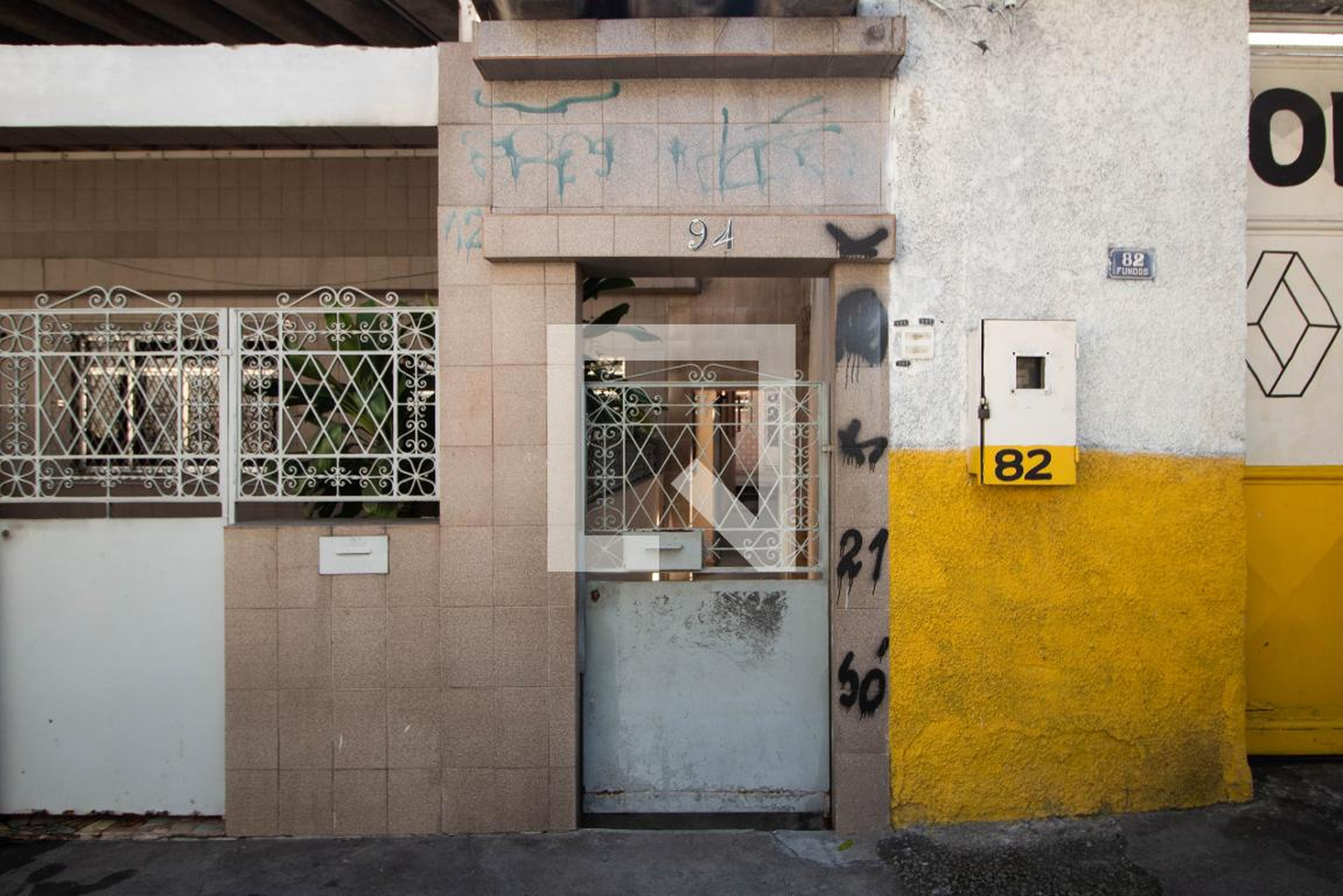 Fachada Condomínio em Rua Antônio João, 94