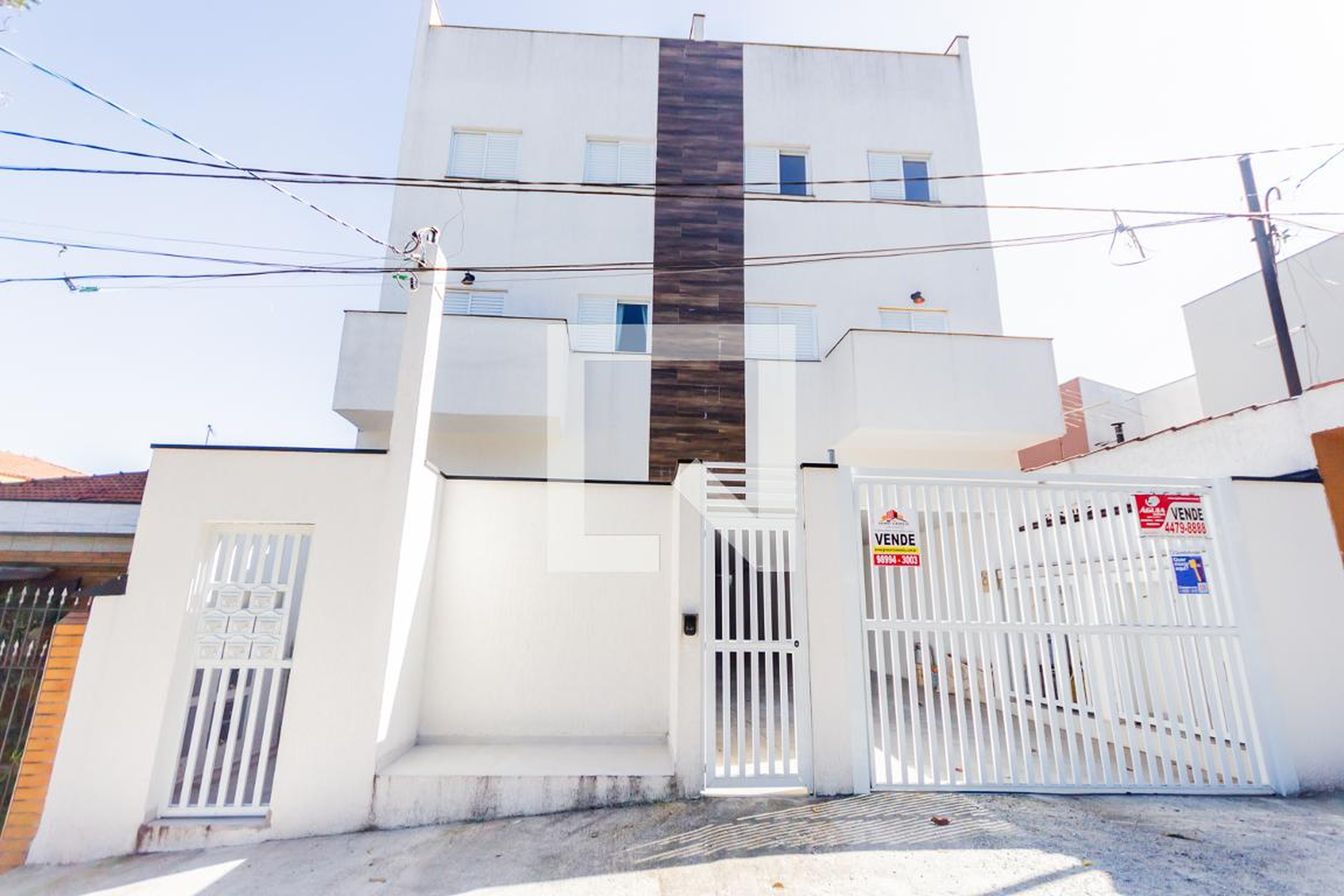 Fachada Condomínio em Rua Altamira, 238