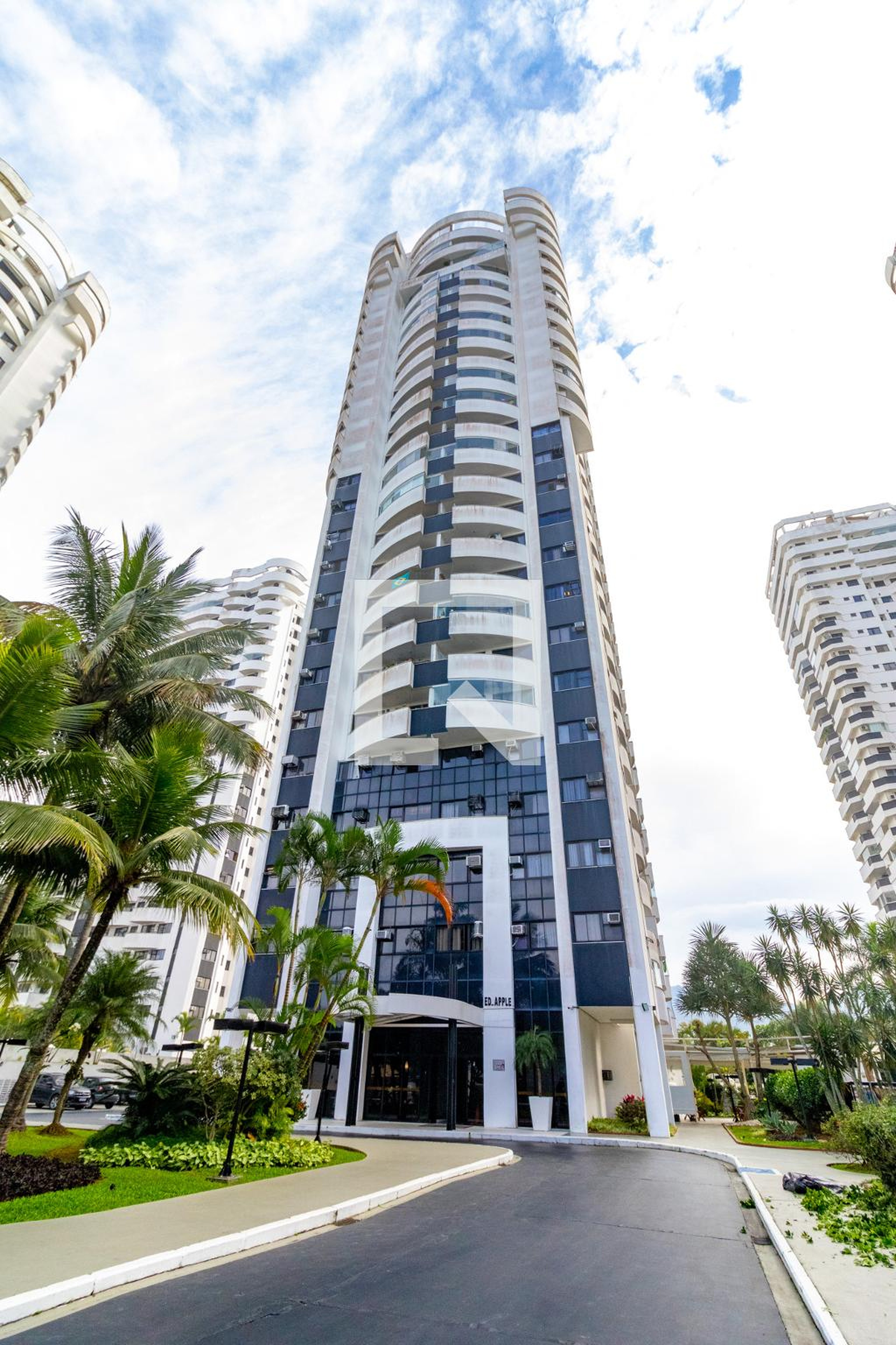 Fachada do Prédio Condomínio Barra Bali